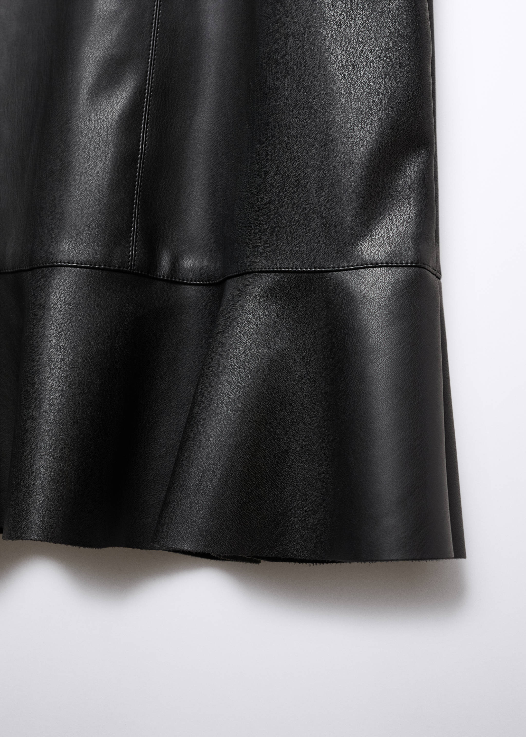 Kleid aus Kunstleder - Detail des Artikels 8