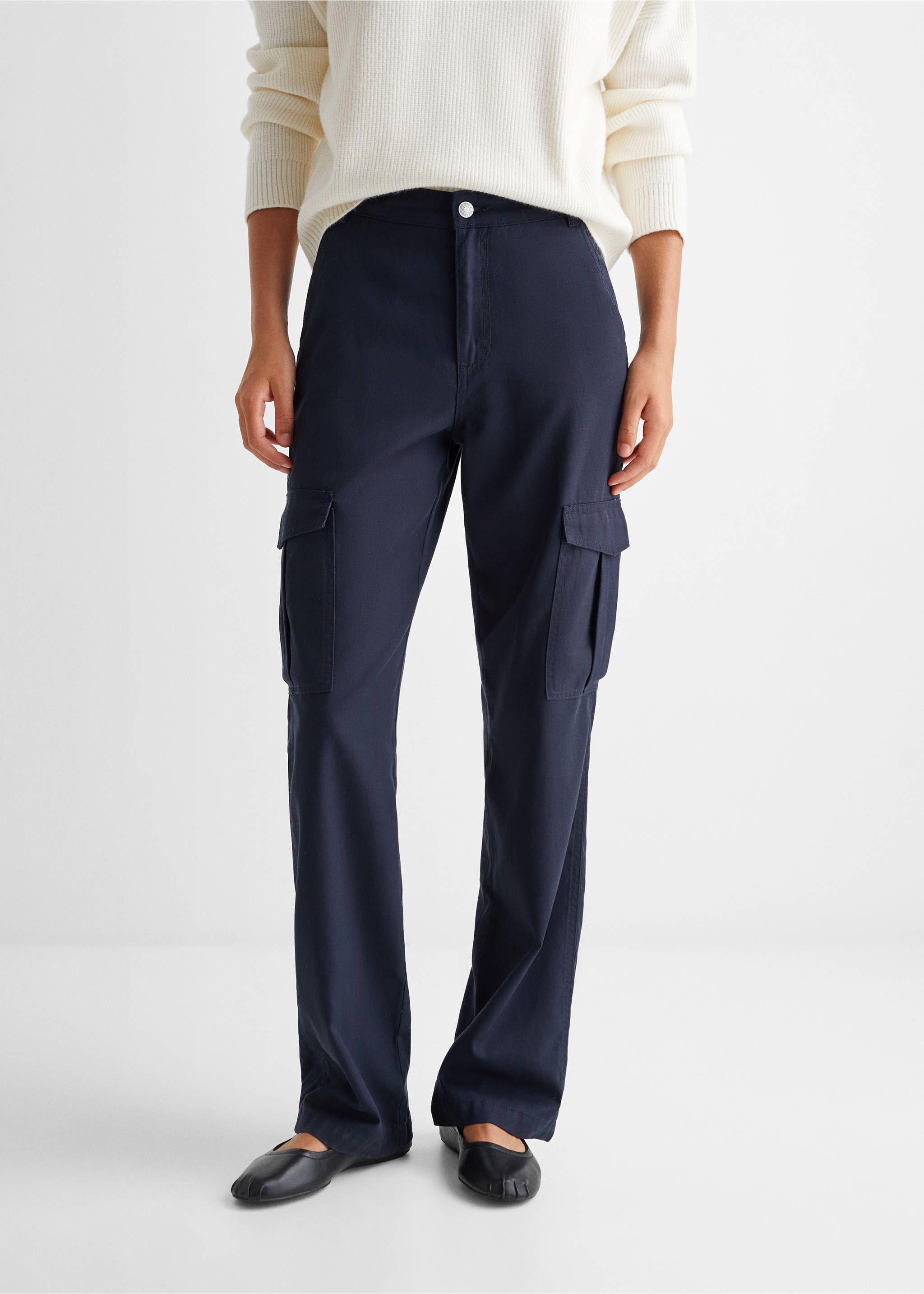 Pocket cargo jeans - Details of the article 6, Dark Navy. Ref: 57064014-00.