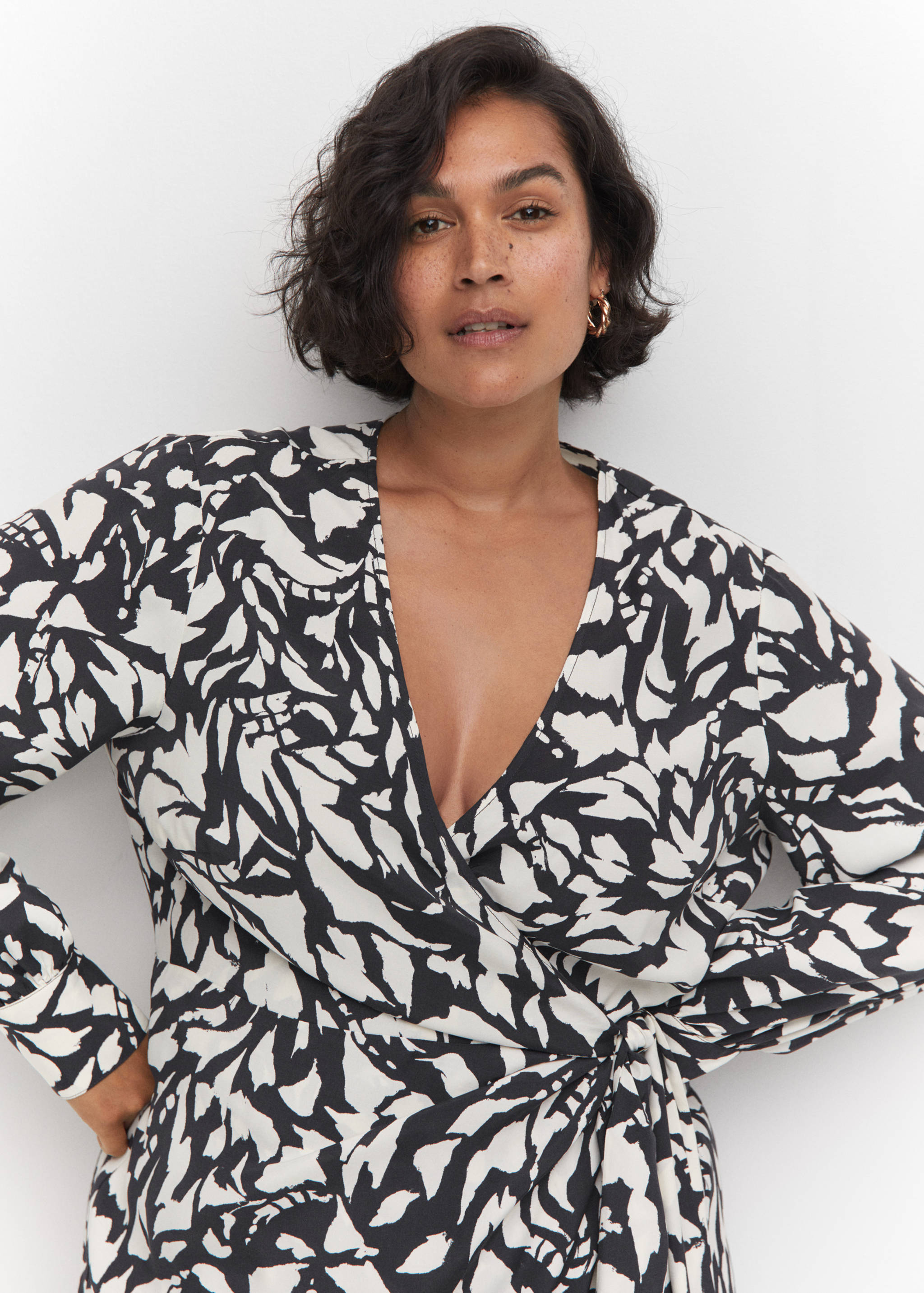 Sukienka kopertowa ze wzorem - Szczegóły artykułu 4