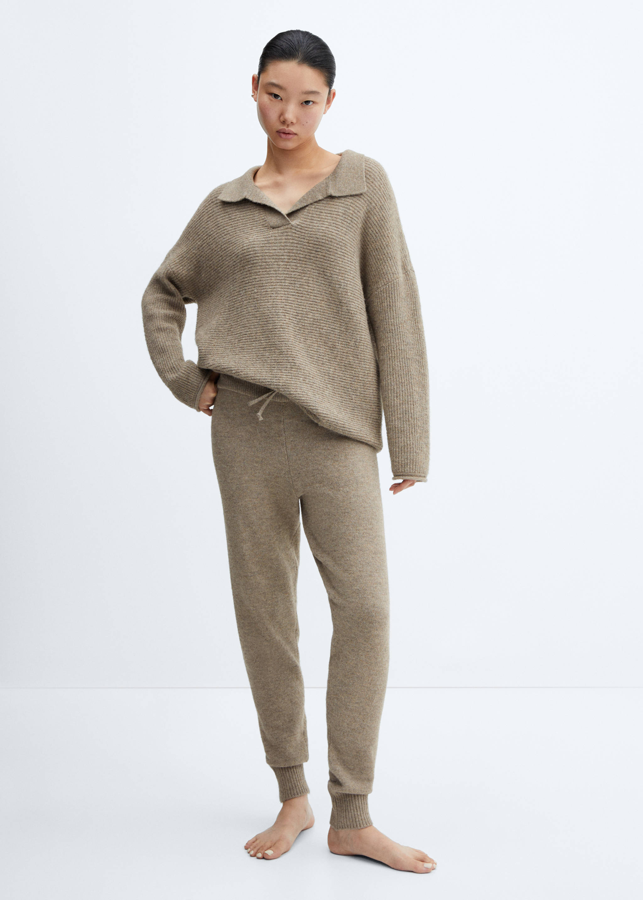 Oversized knitted sweater - General plane