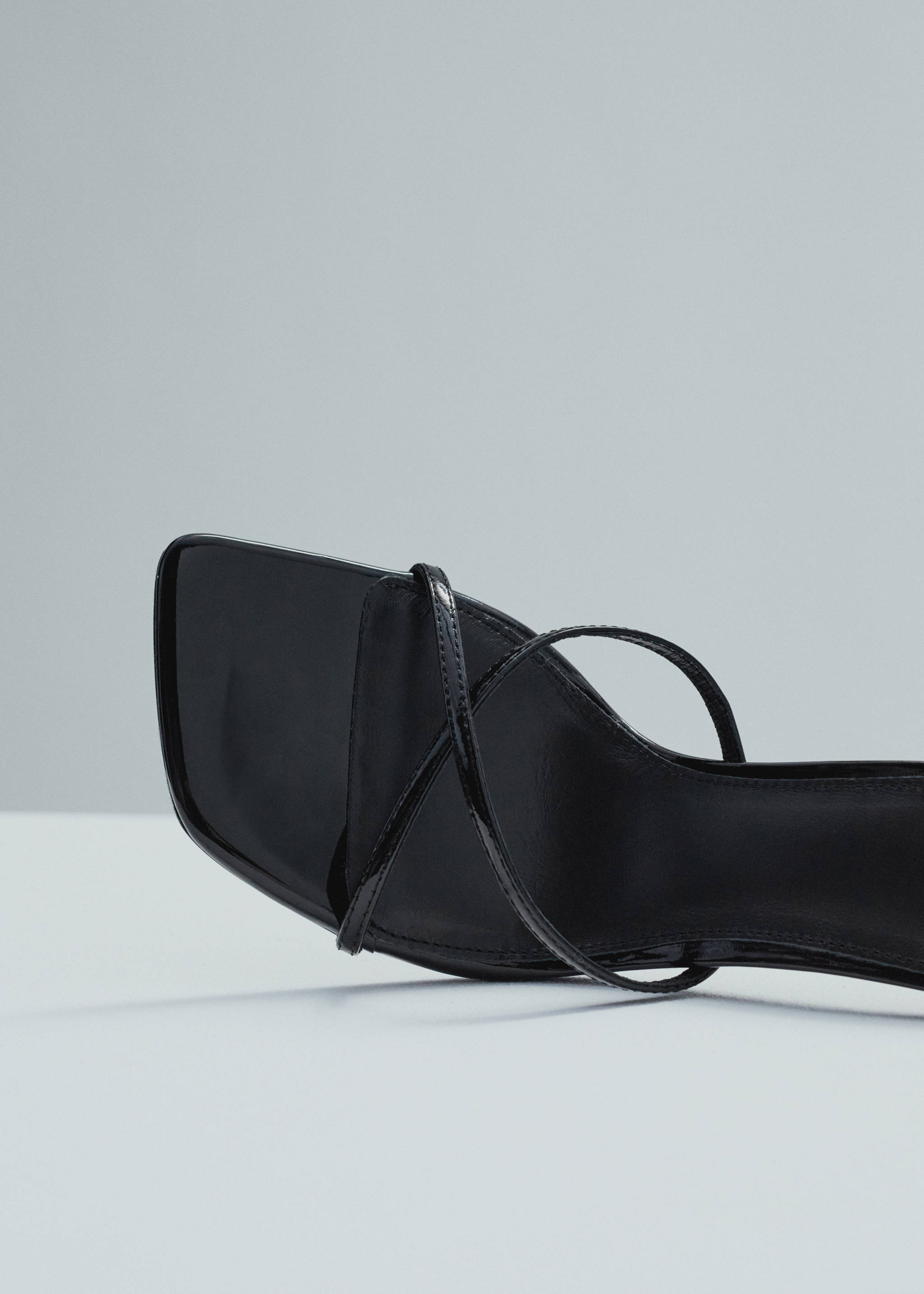 Heeled leather sandals with straps - Details of the article 3