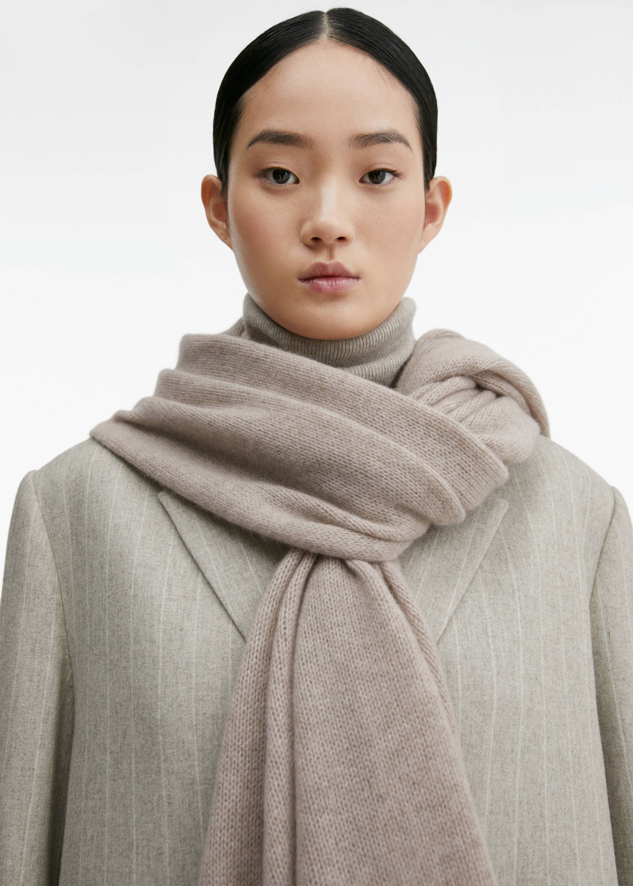 Cashmere scarf - Details of the article 9