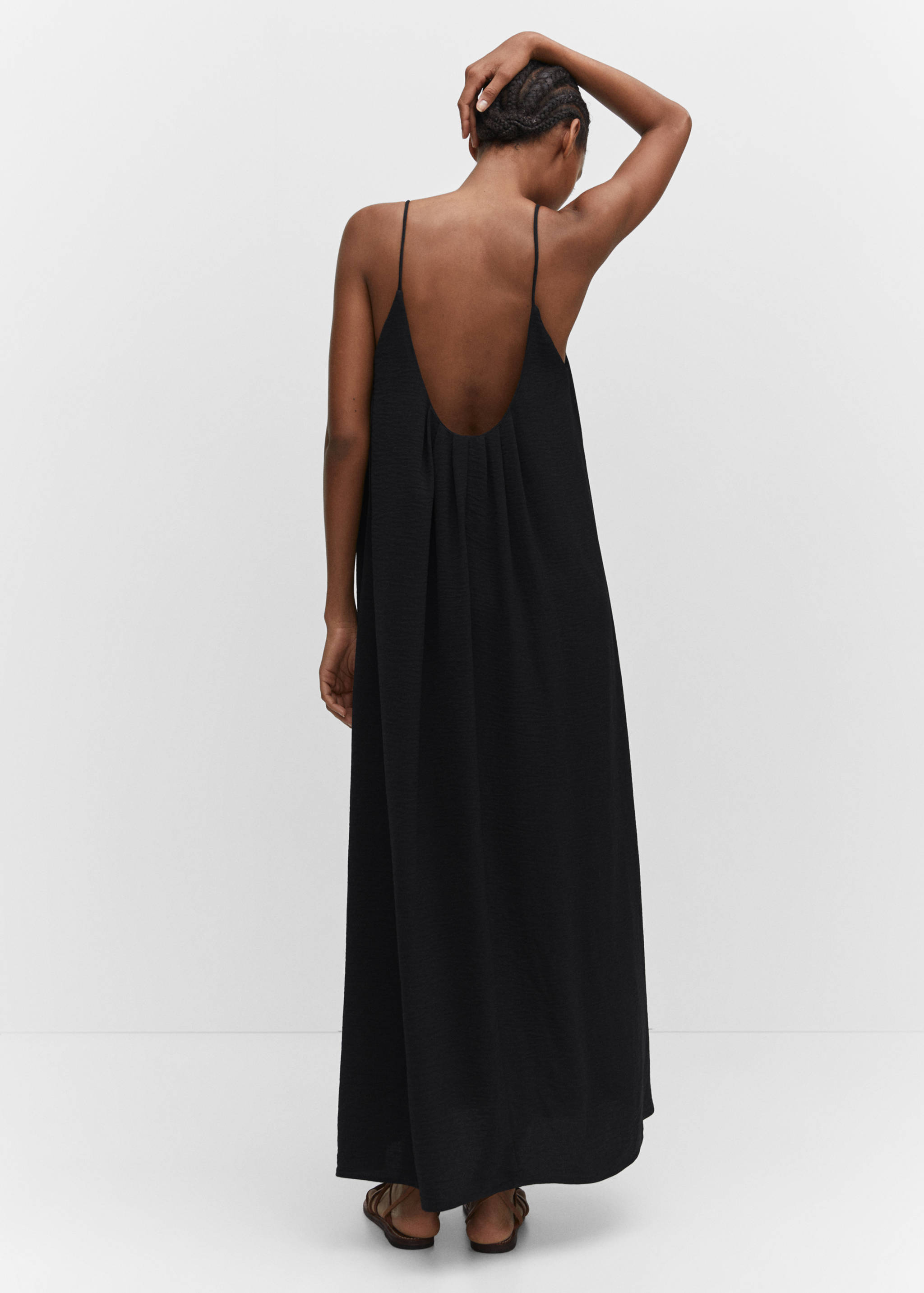 Flowy open back dress - Reverse of the article