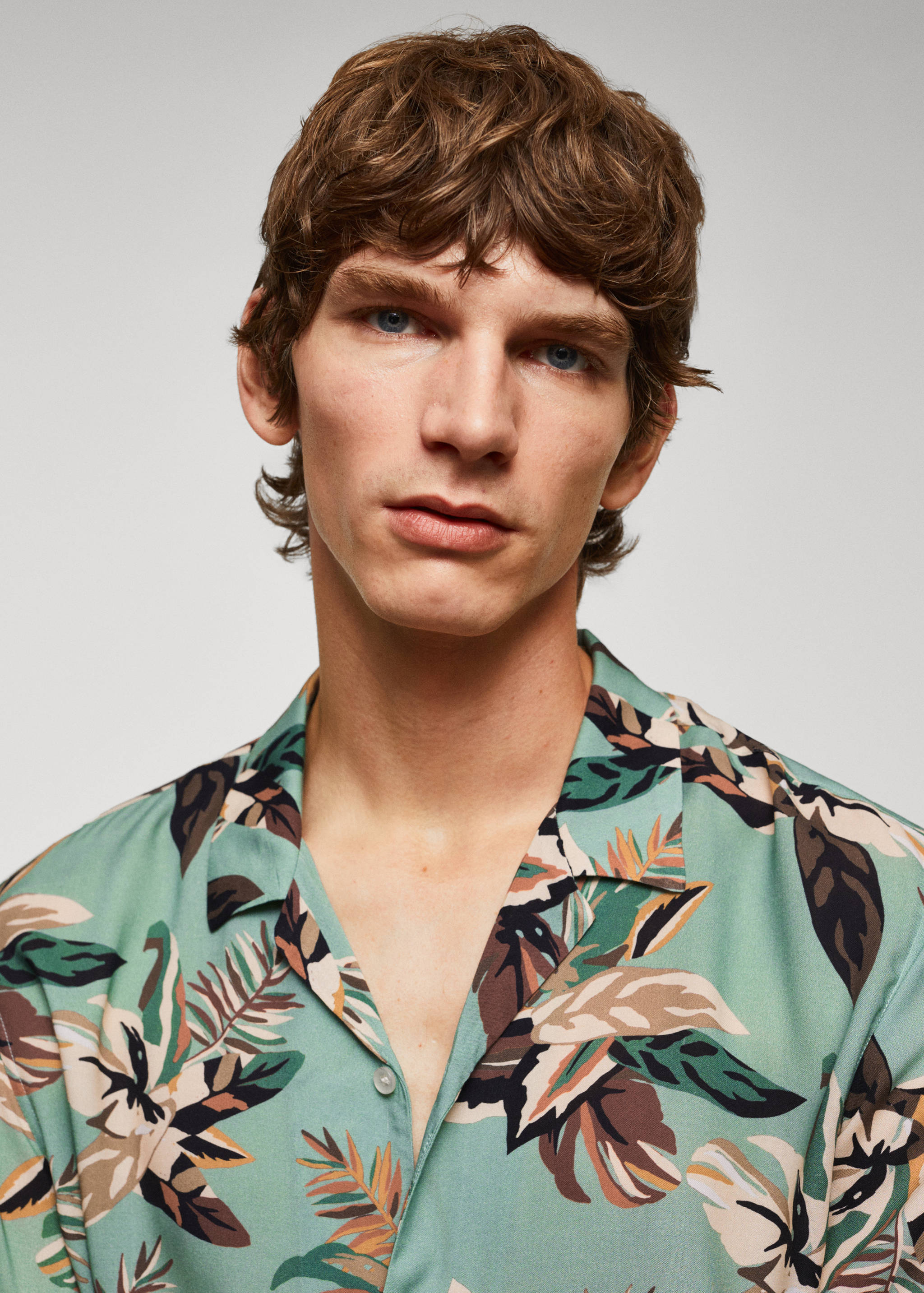 Regular-fit floral print shirt - Details of the article 1