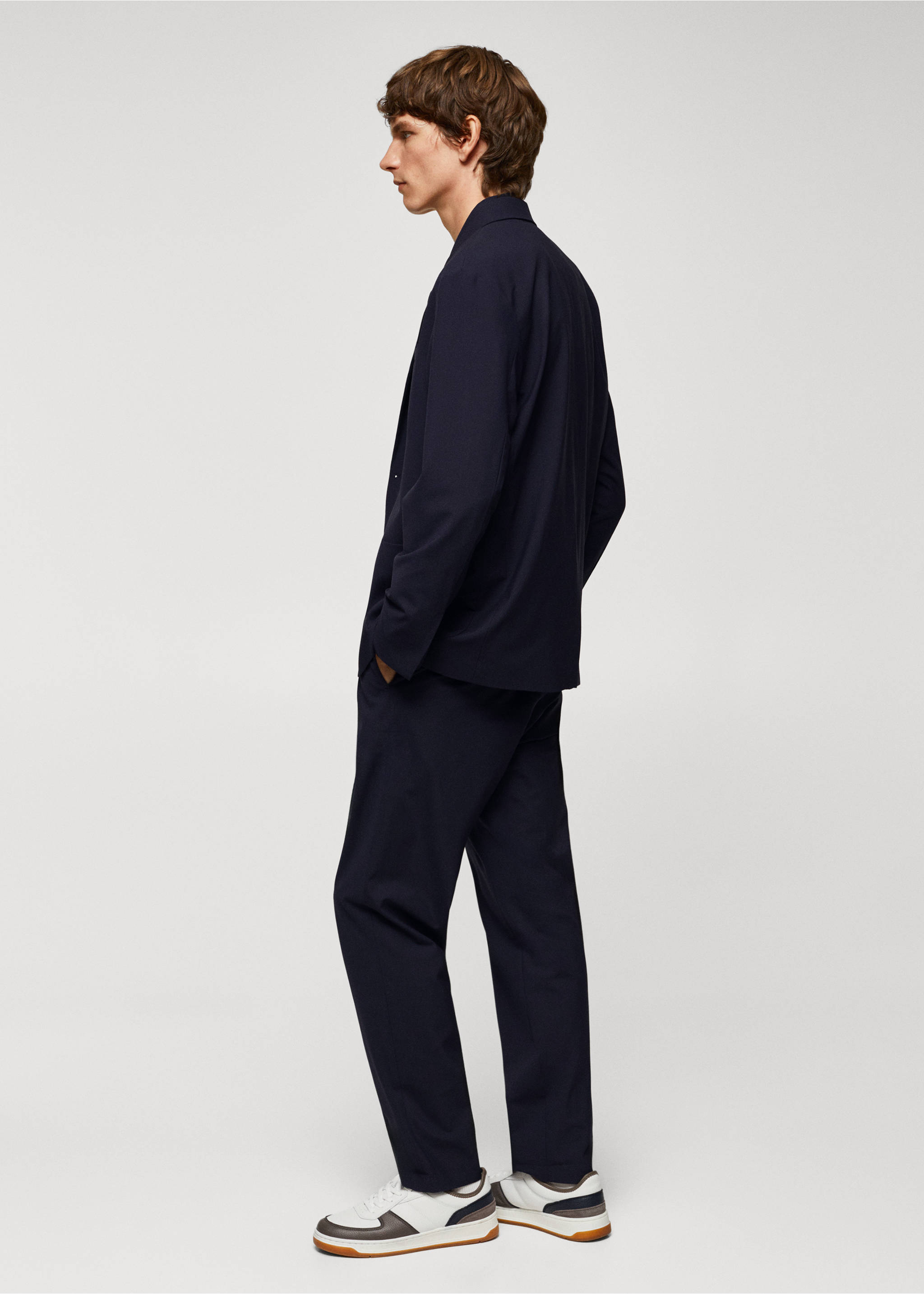 Relaxed Fit-Blazer aus Wolle - Detail des Artikels 2, Marineblau. Ref: 57065961-00.