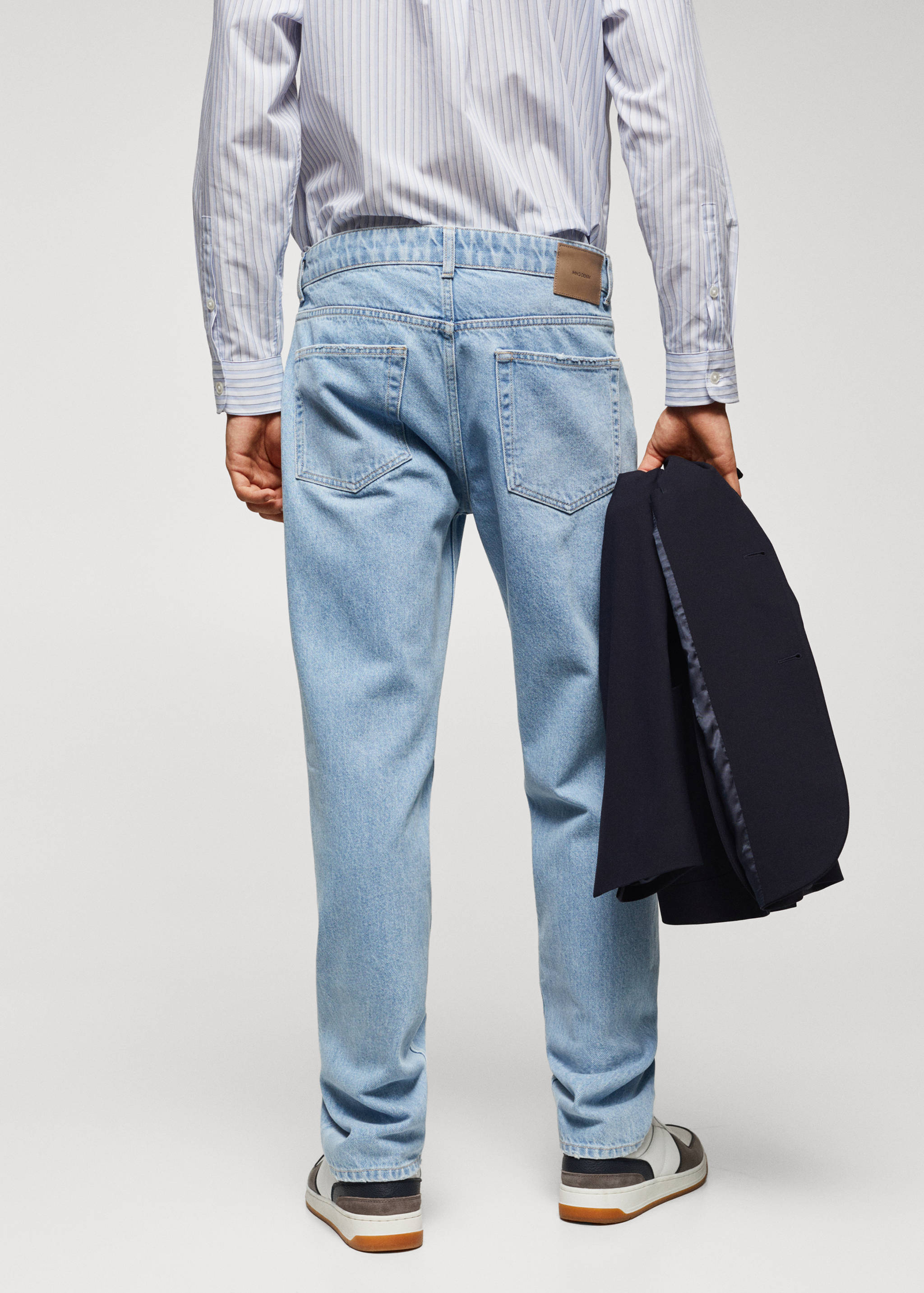 Světlé džíny loose fit s opraným efektem - Zadní strana zboží