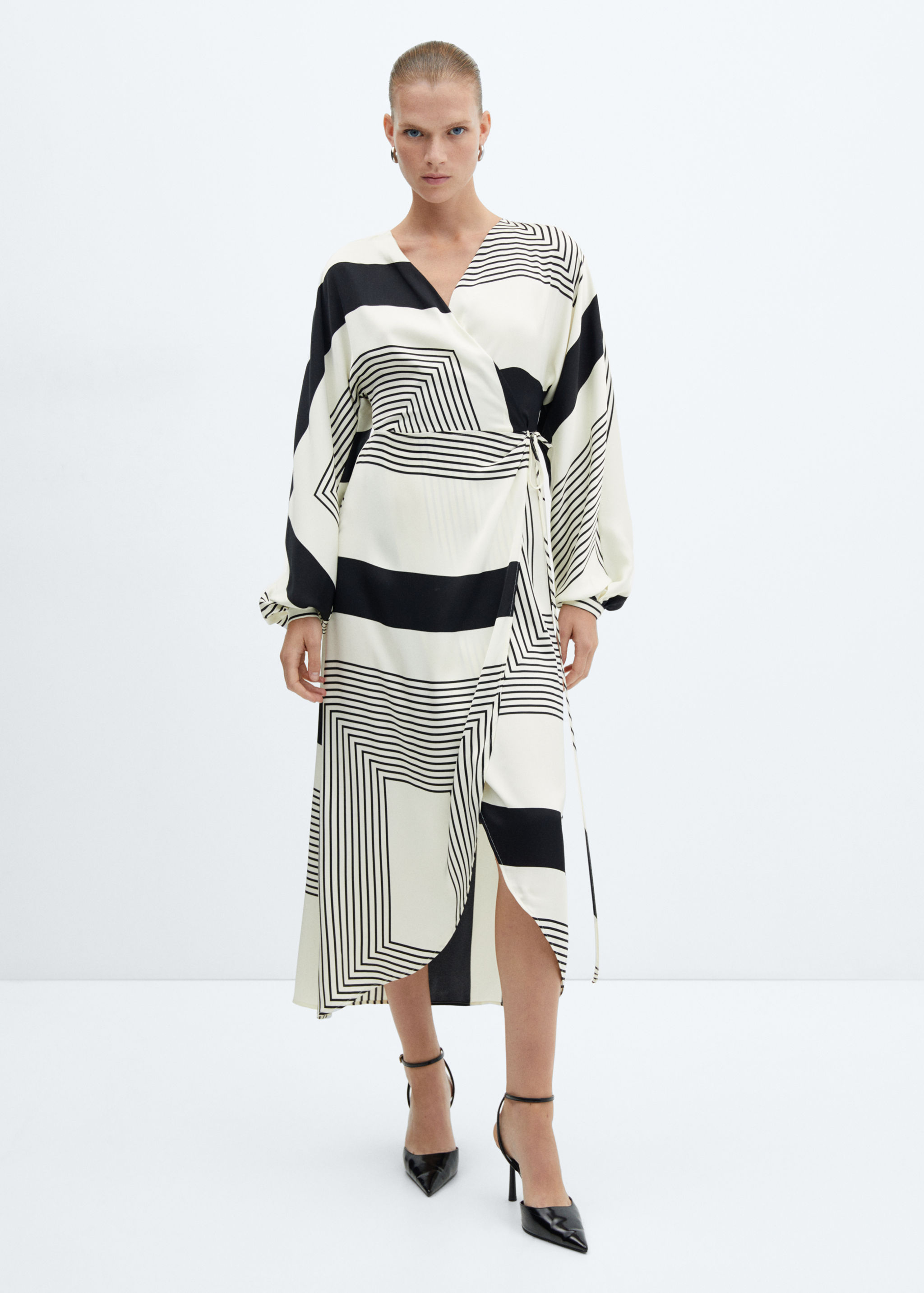 Vestit creuat estampat - Pla general