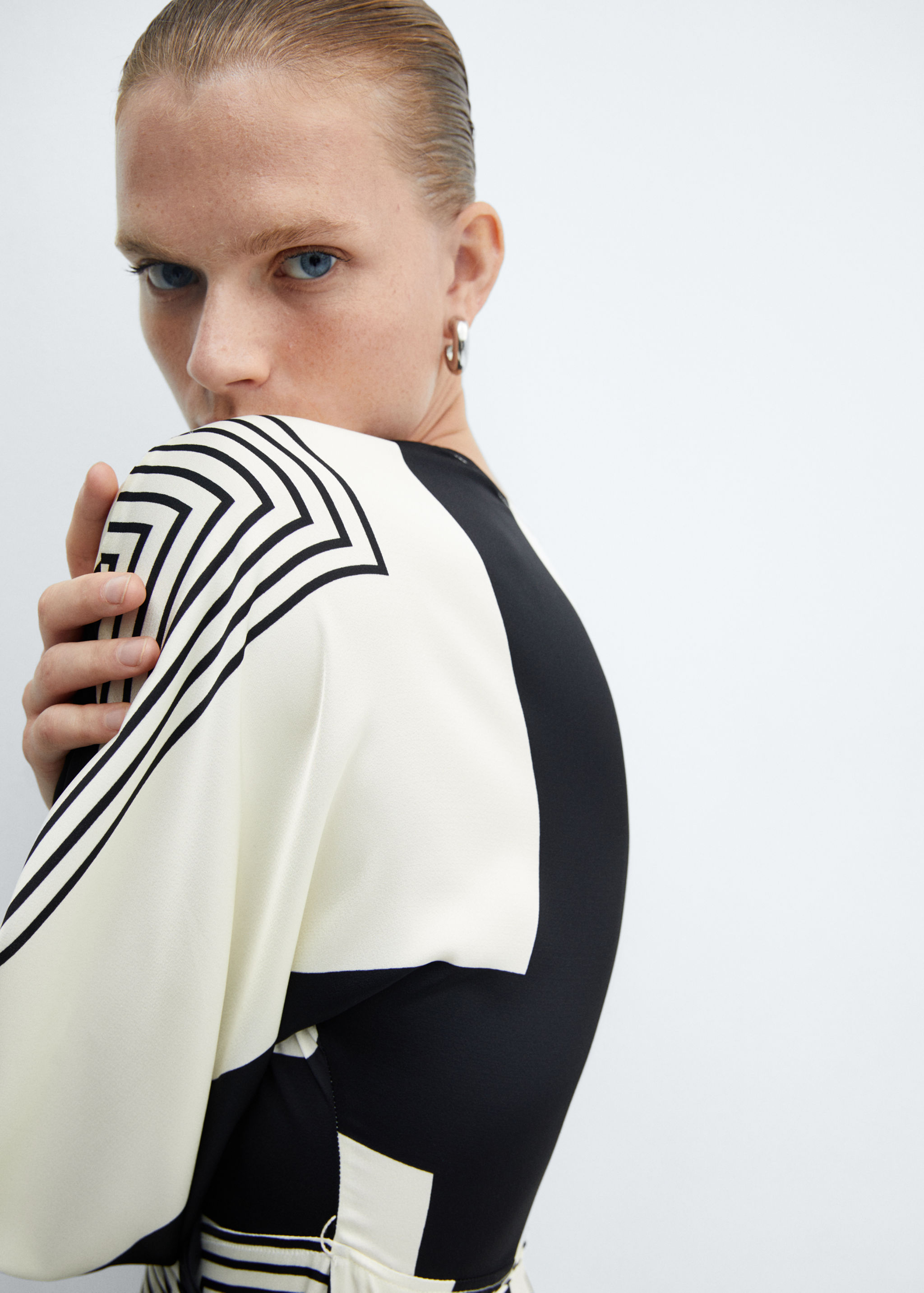 Vestit creuat estampat - Detall de l'article 1
