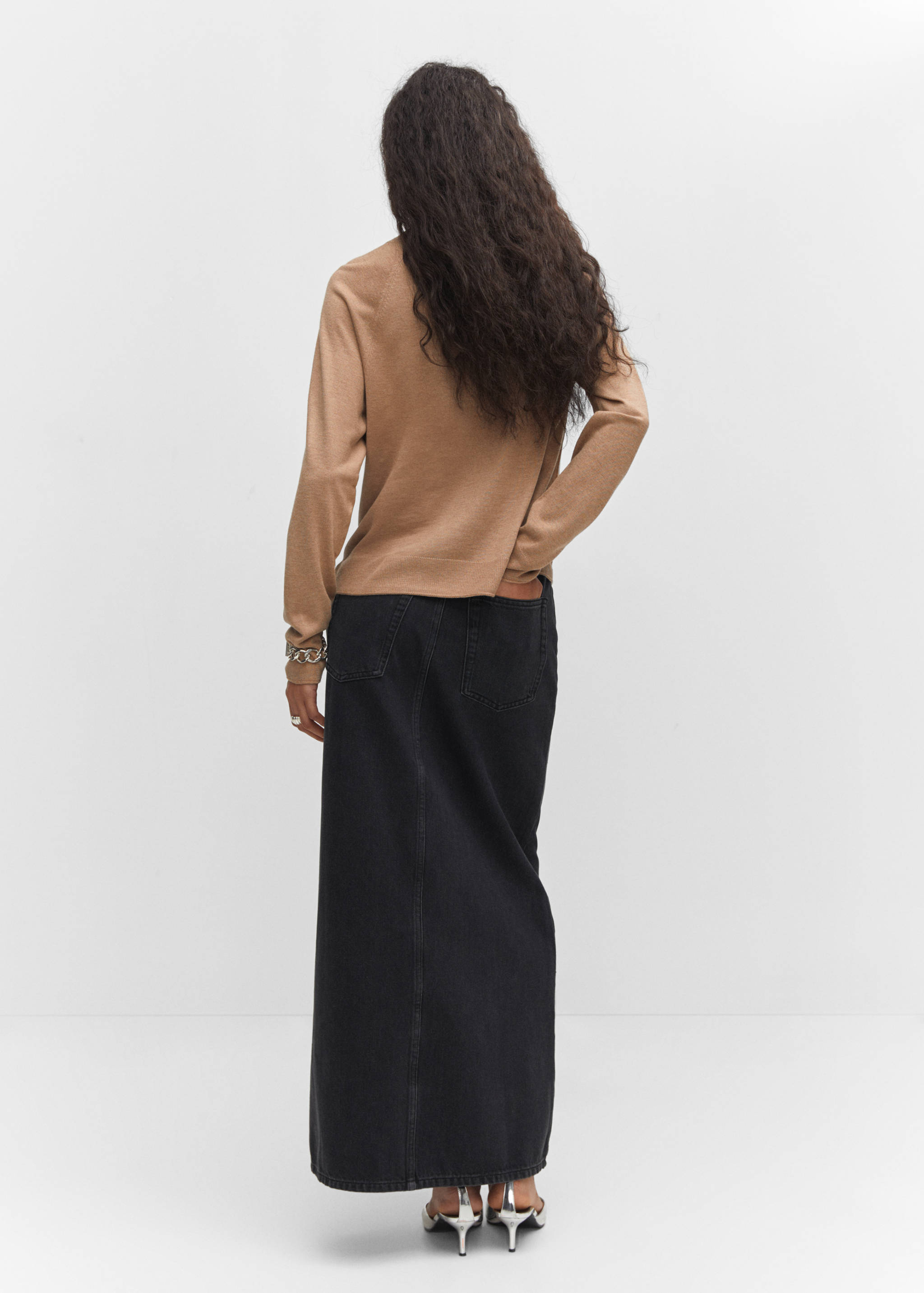 Fine-knit turtleneck sweater - Reverse of the article