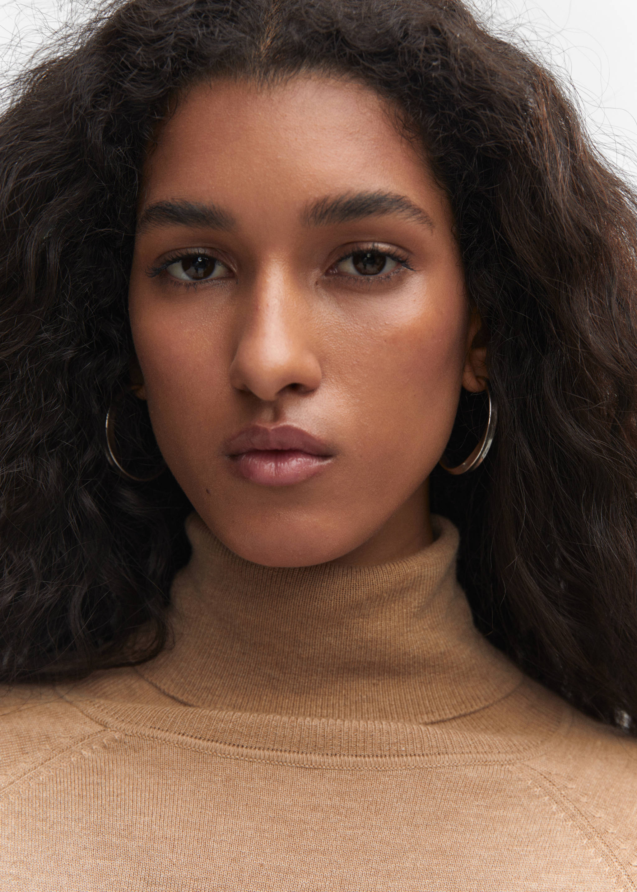 Fine-knit turtleneck sweater - Details of the article 1