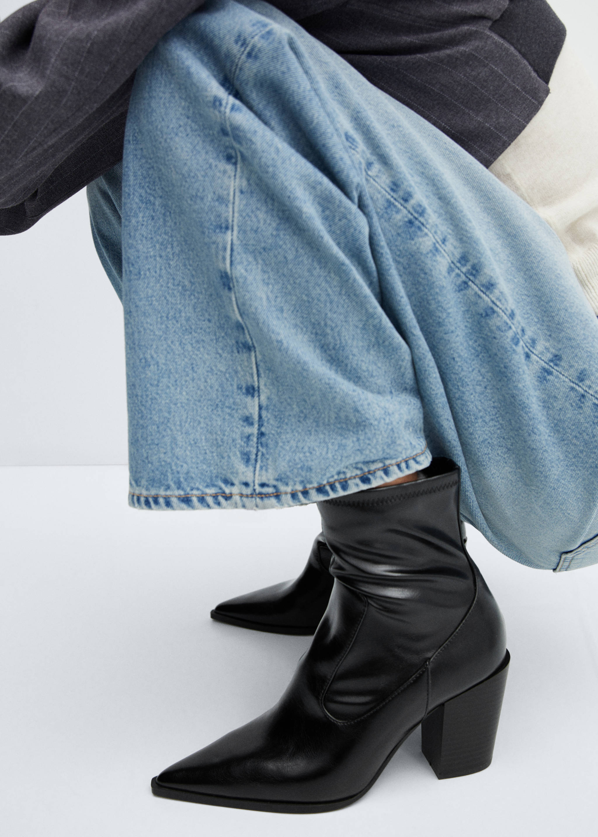 Spitze Stiefelette mit Reißverschluss - Detail des Artikels 9