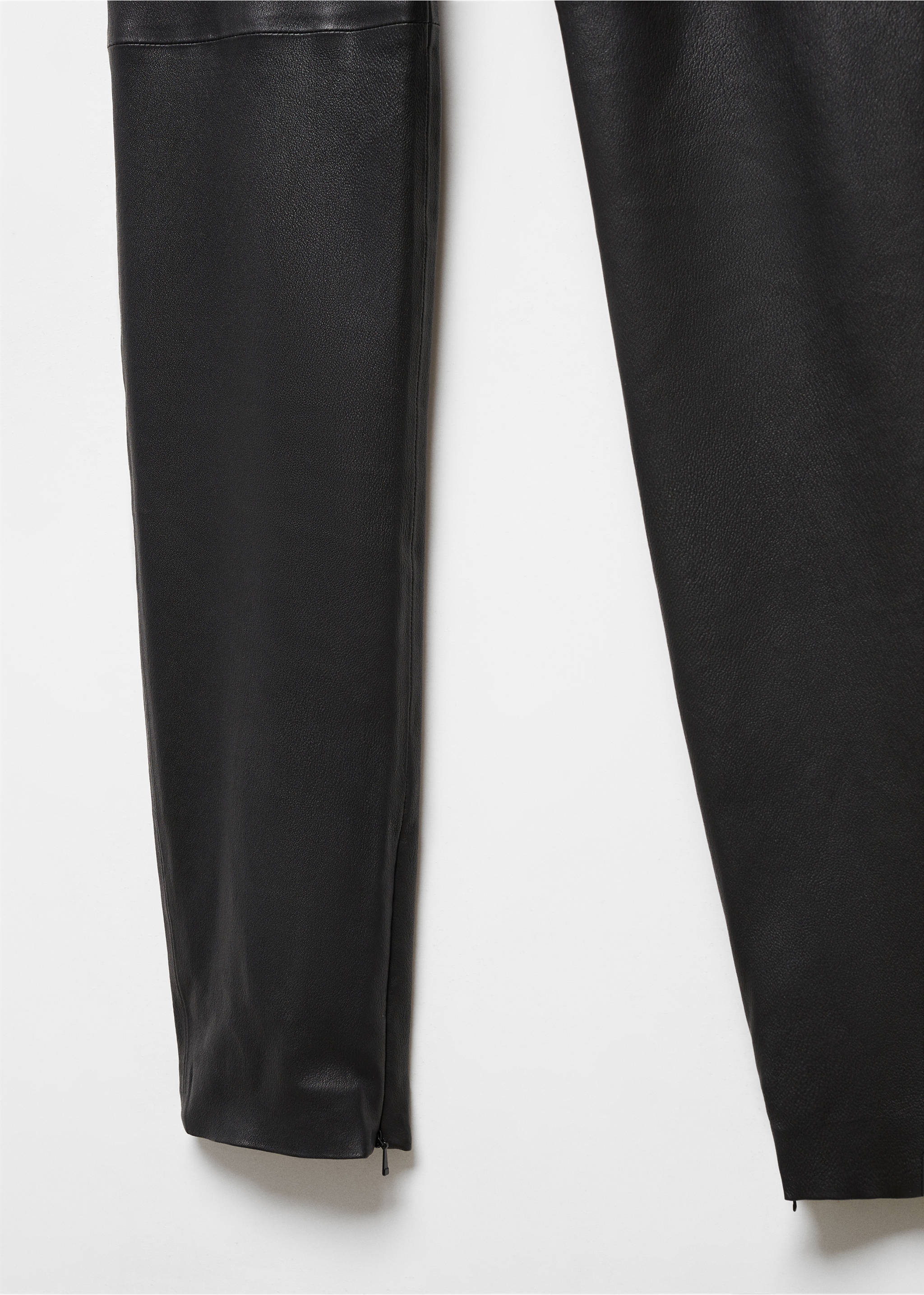 Leather leggings with zip - Details of the article 8, Black. Ref: 57065985-00.