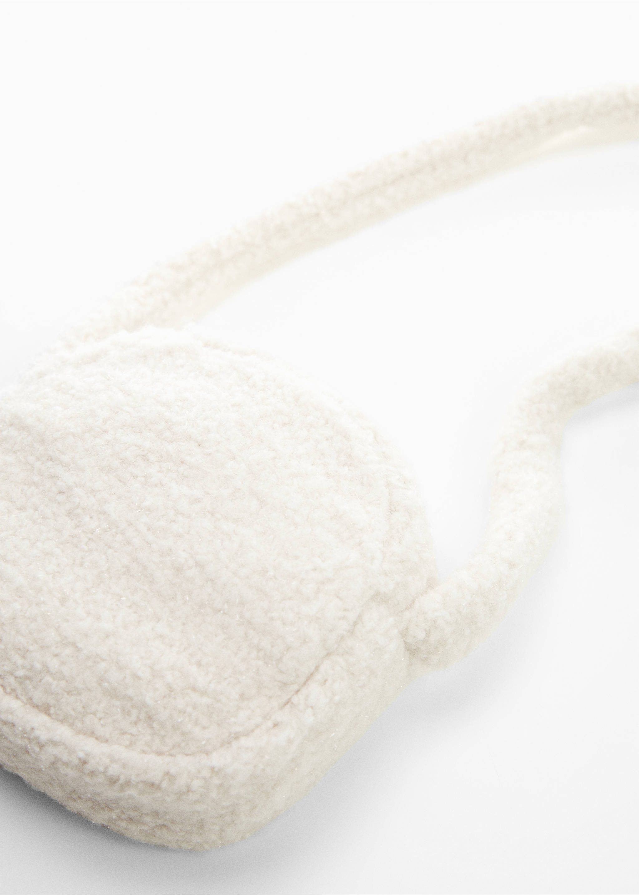 Shearling-effect bag - Details of the article 1, Ecru. Ref: 57065989-00.