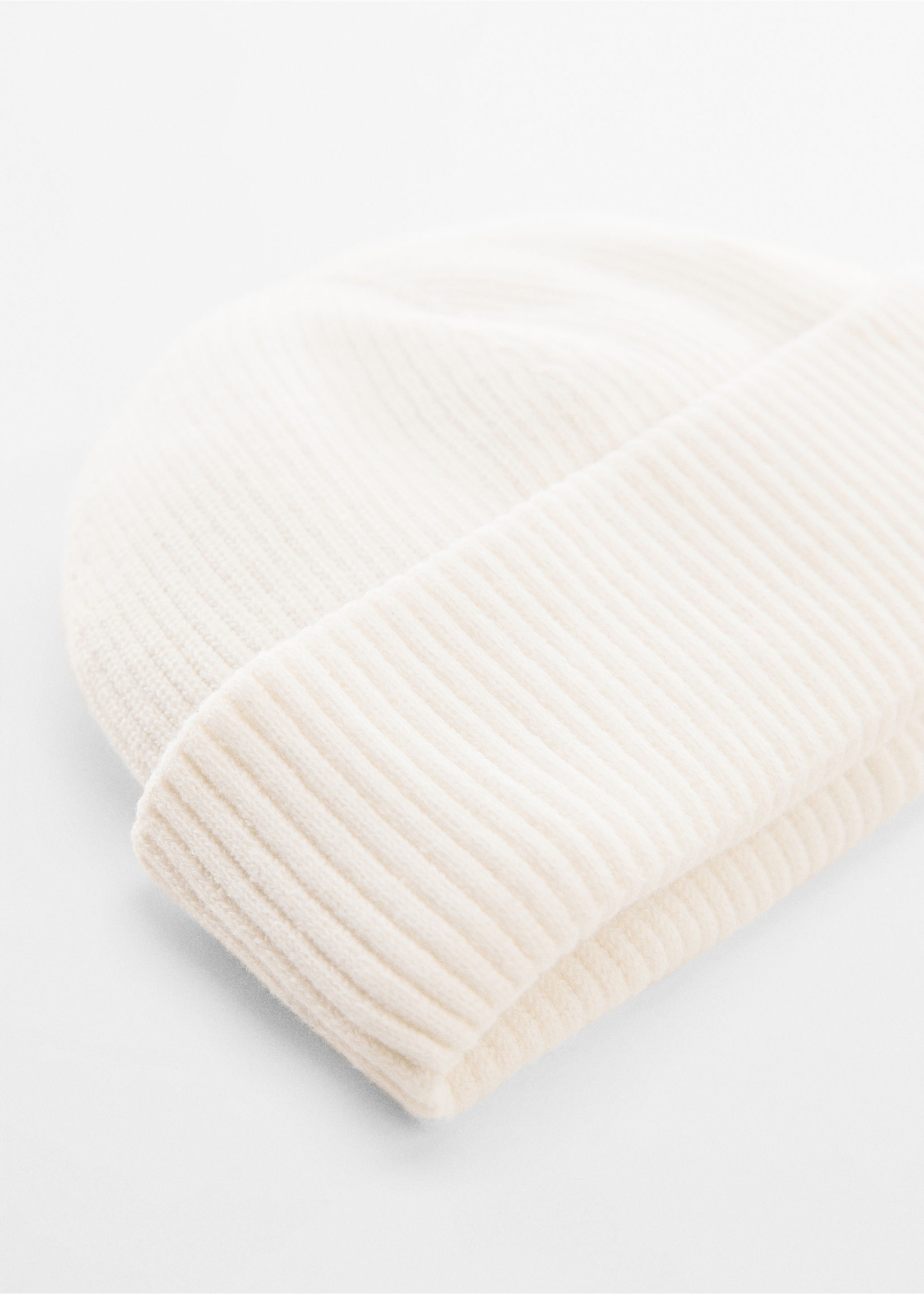 Short knitted hat - Medium plane