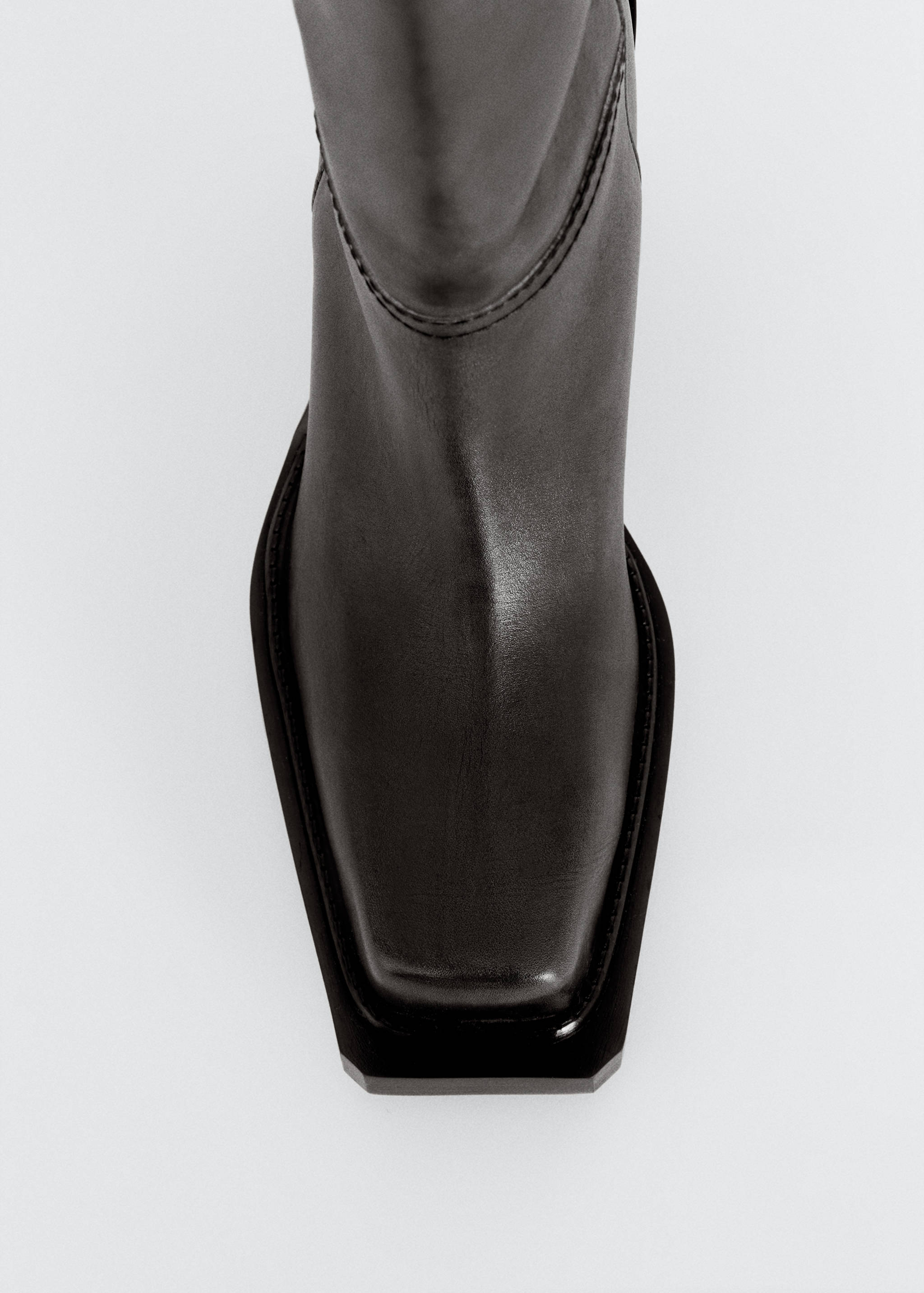 Tall leather boots - Details of the article 1