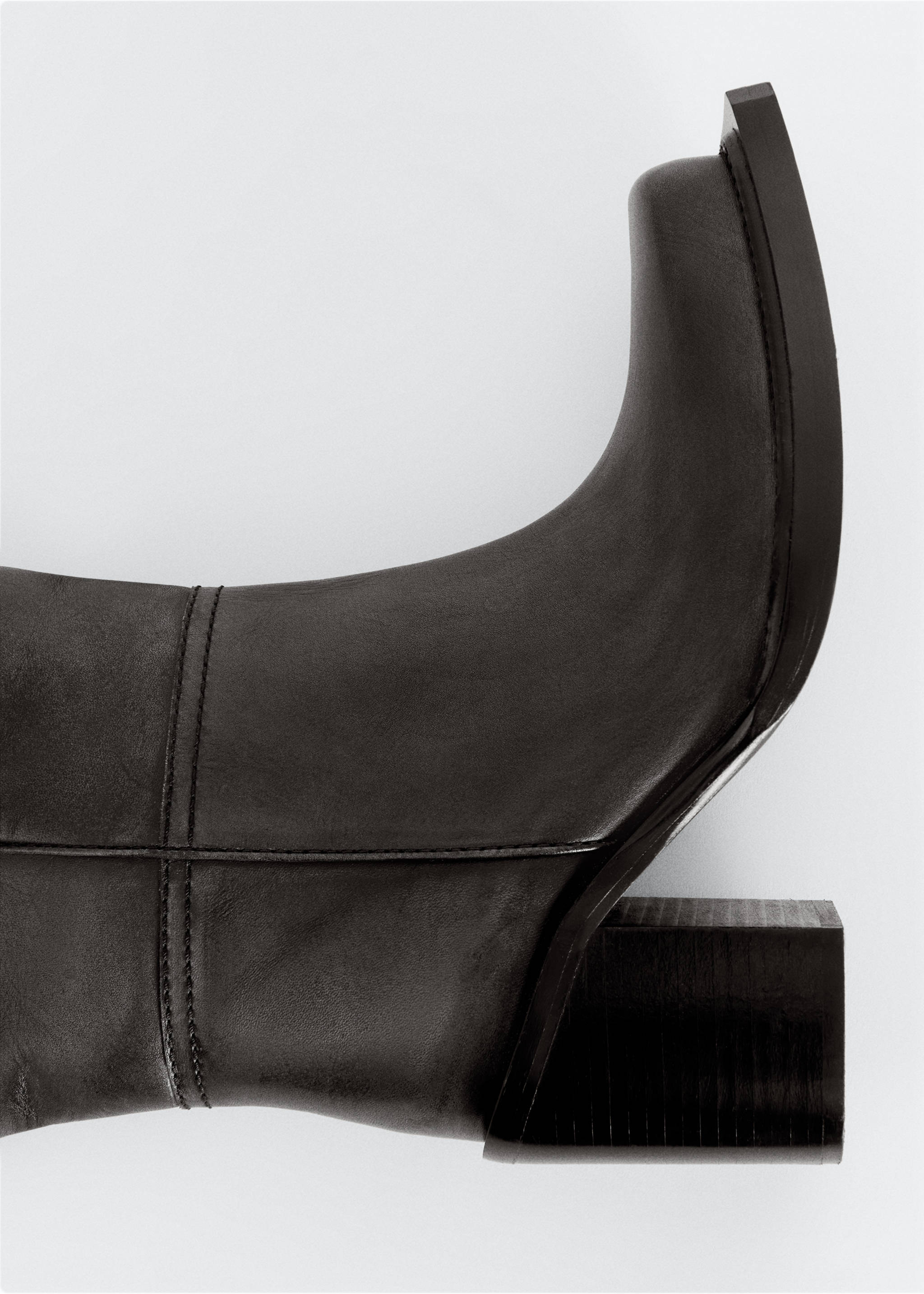 Tall leather boots - Details of the article 3, Black. Ref: 57066011-00.