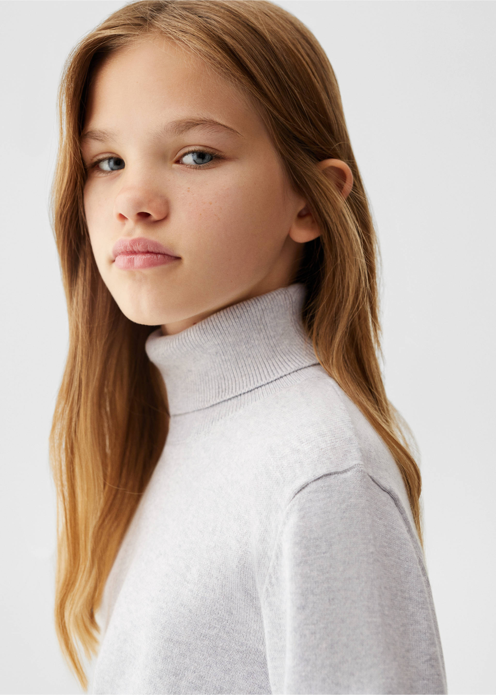 Cable-knit turtleneck sweater - Details of the article 1, Light Heather Grey. Ref: 57066310-00.