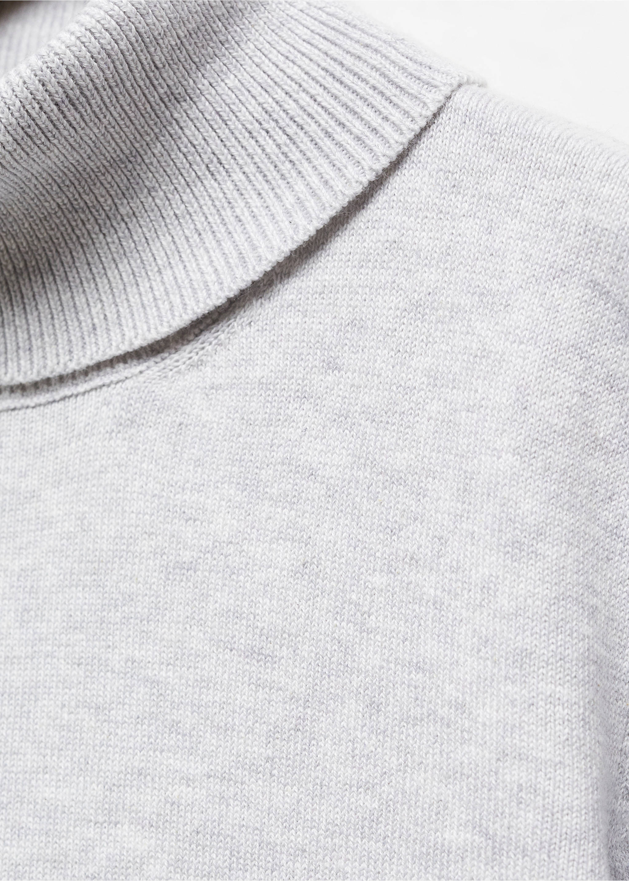 Cable-knit turtleneck sweater - Details of the article 8, Light Heather Grey. Ref: 57066310-00.