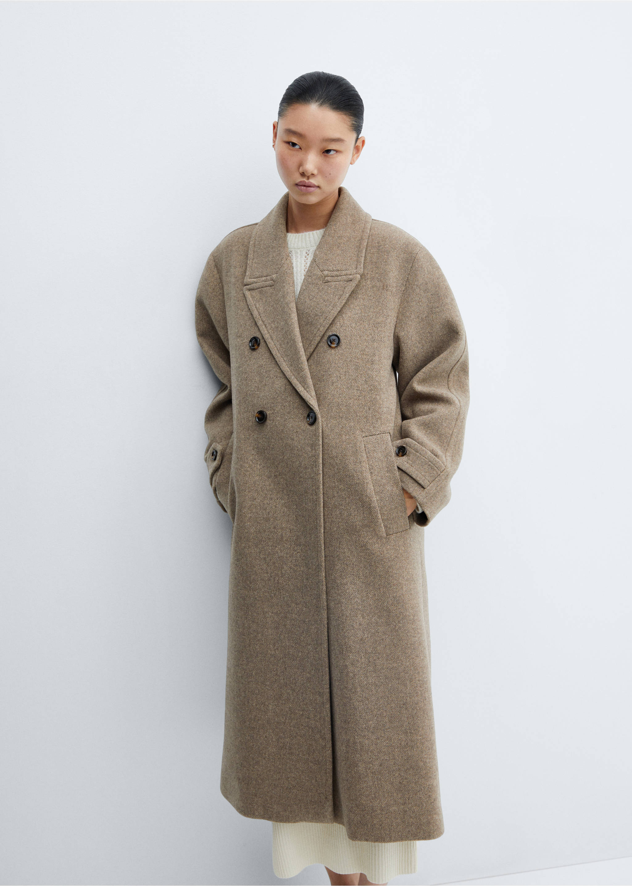 Oversize wool coat - Details of the article 2, Medium Brown. Ref: 57066711-00.
