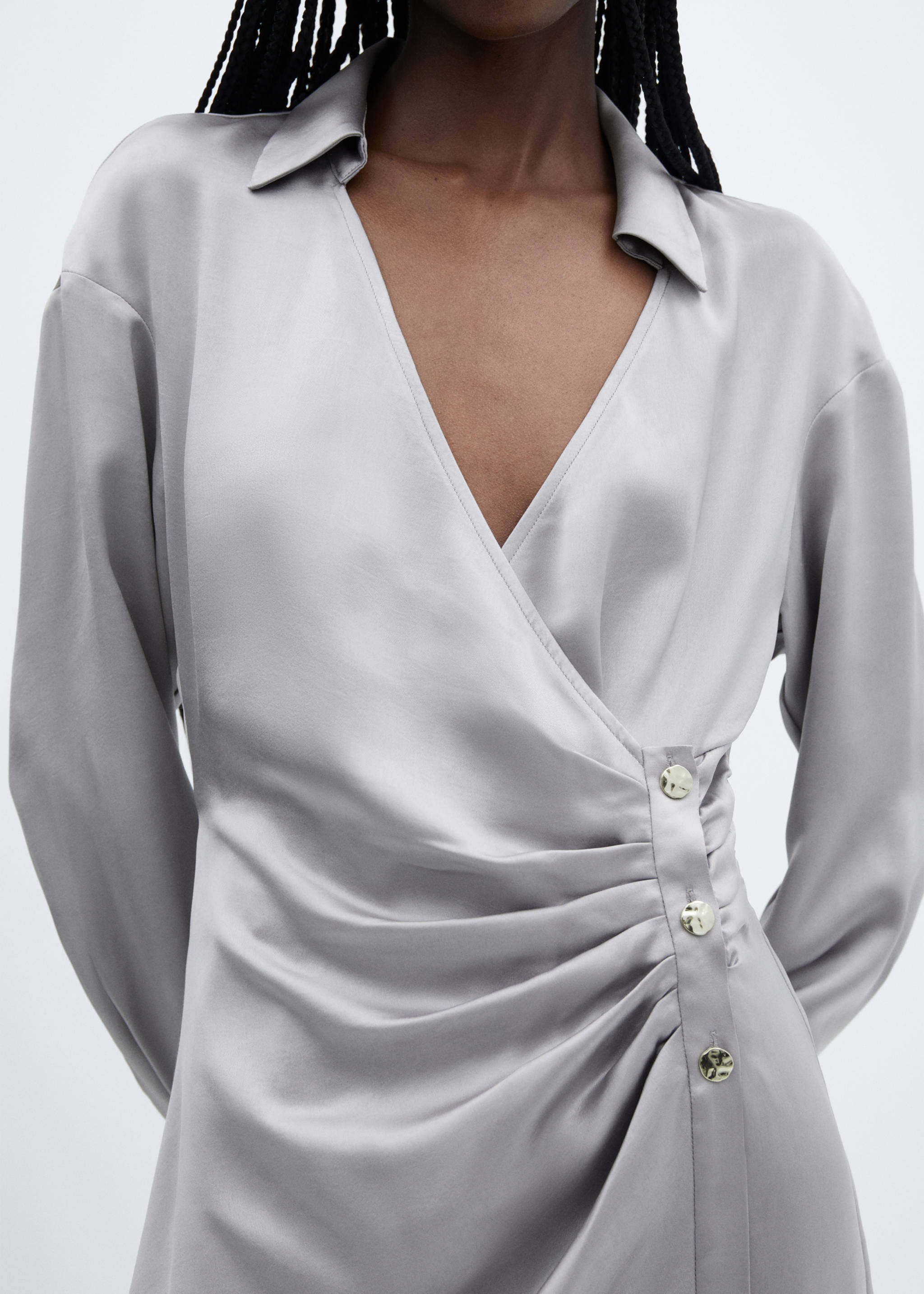 Triple-button satin dress - Details of the article 6