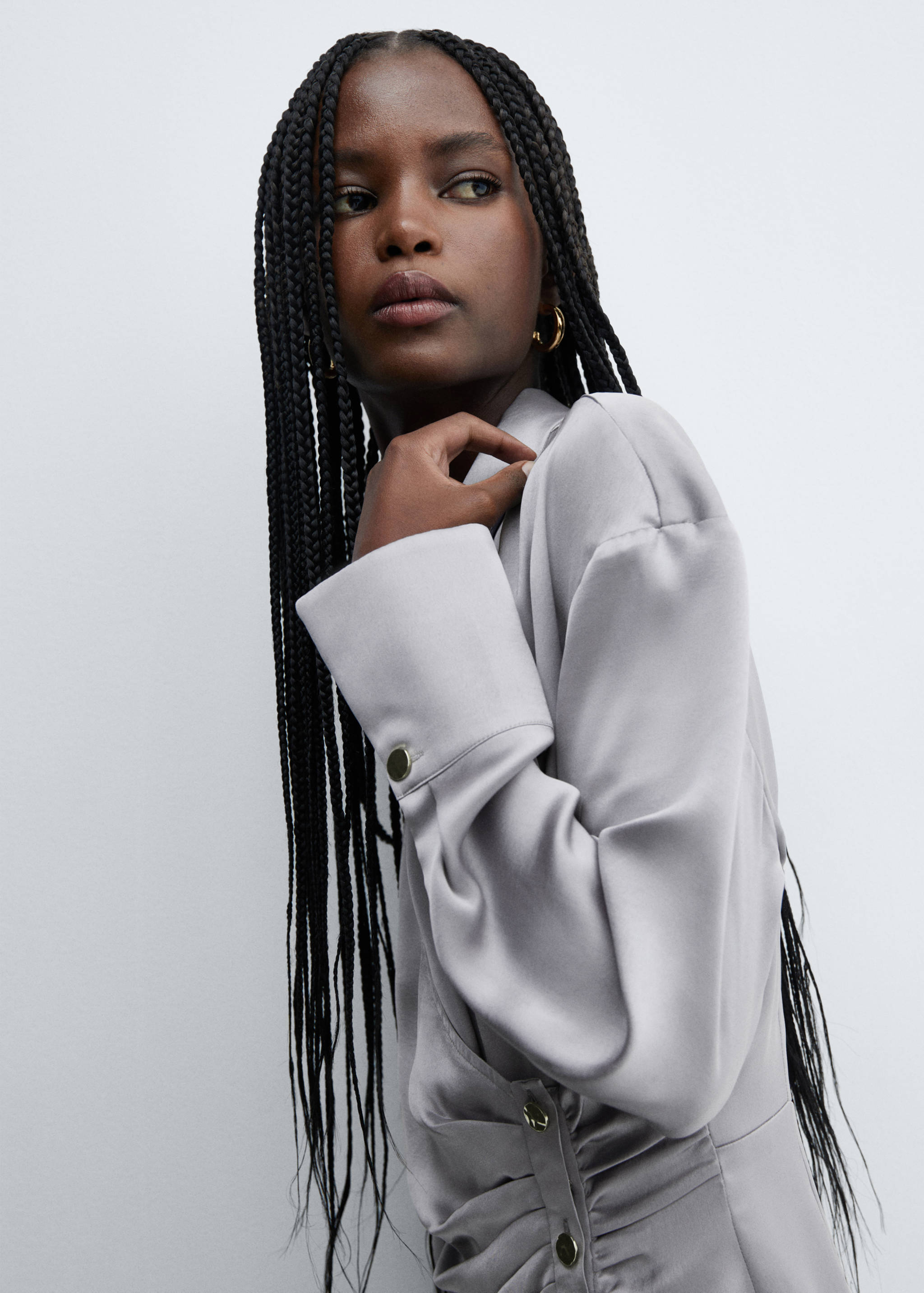 Triple-button satin dress - Details of the article 2