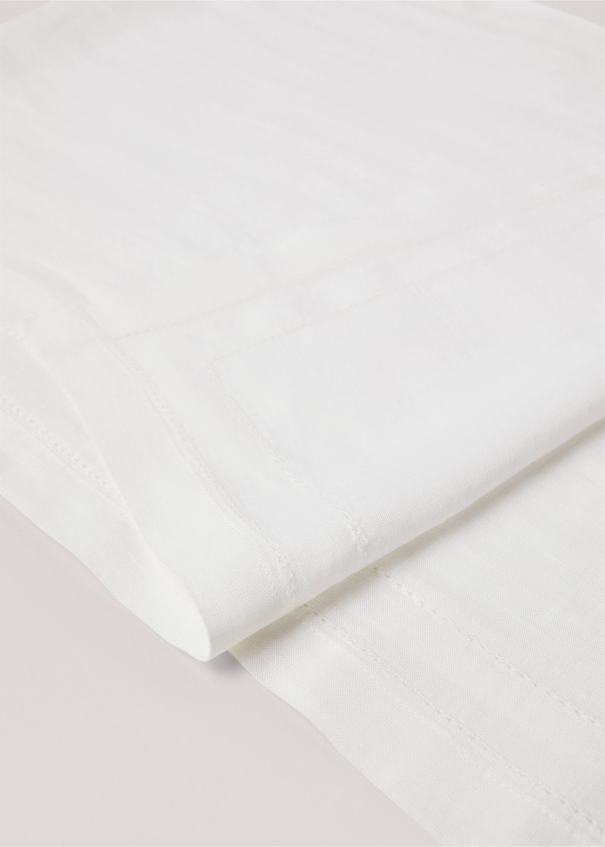 100% linen table runner with seam detail - Details of the article 2, Off White. Ref: 57066718-00.
