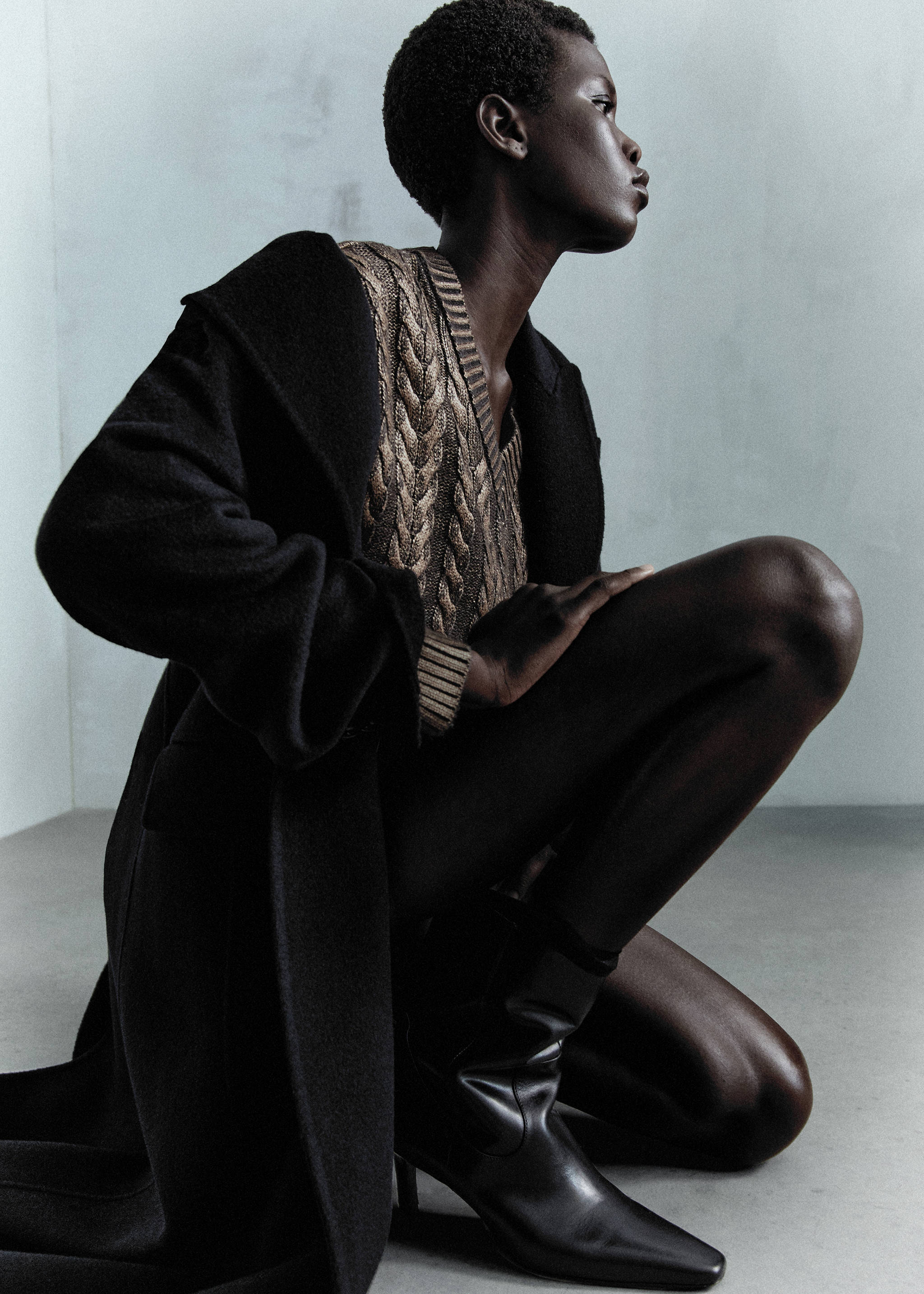 Manteco wool coat with oversized lapels - Details of the article 7, Black. Ref: 57066727-00.