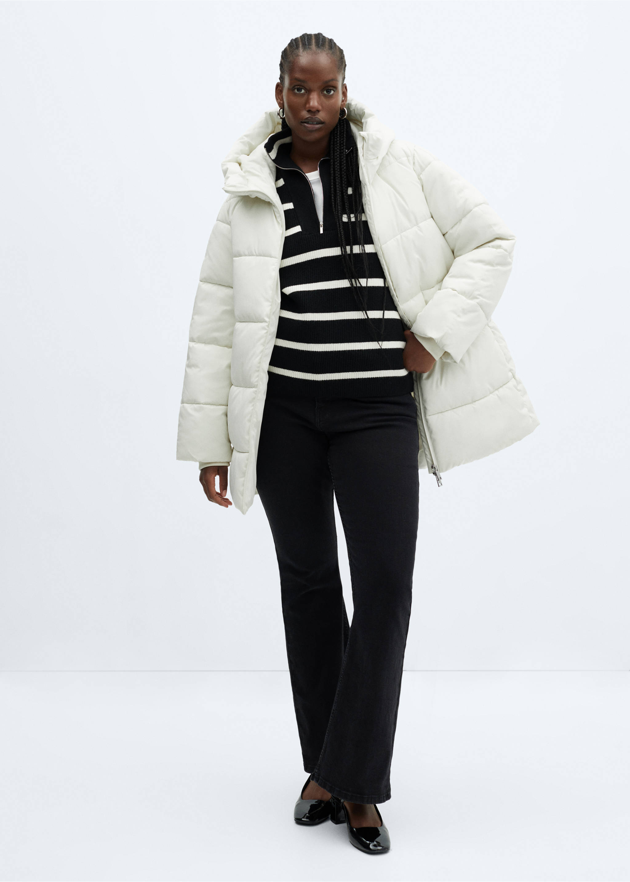 Gepolsterter Anorak mit Kapuze - Detail des Artikels 3, Cremeweiß. Ref: 57067702-00.