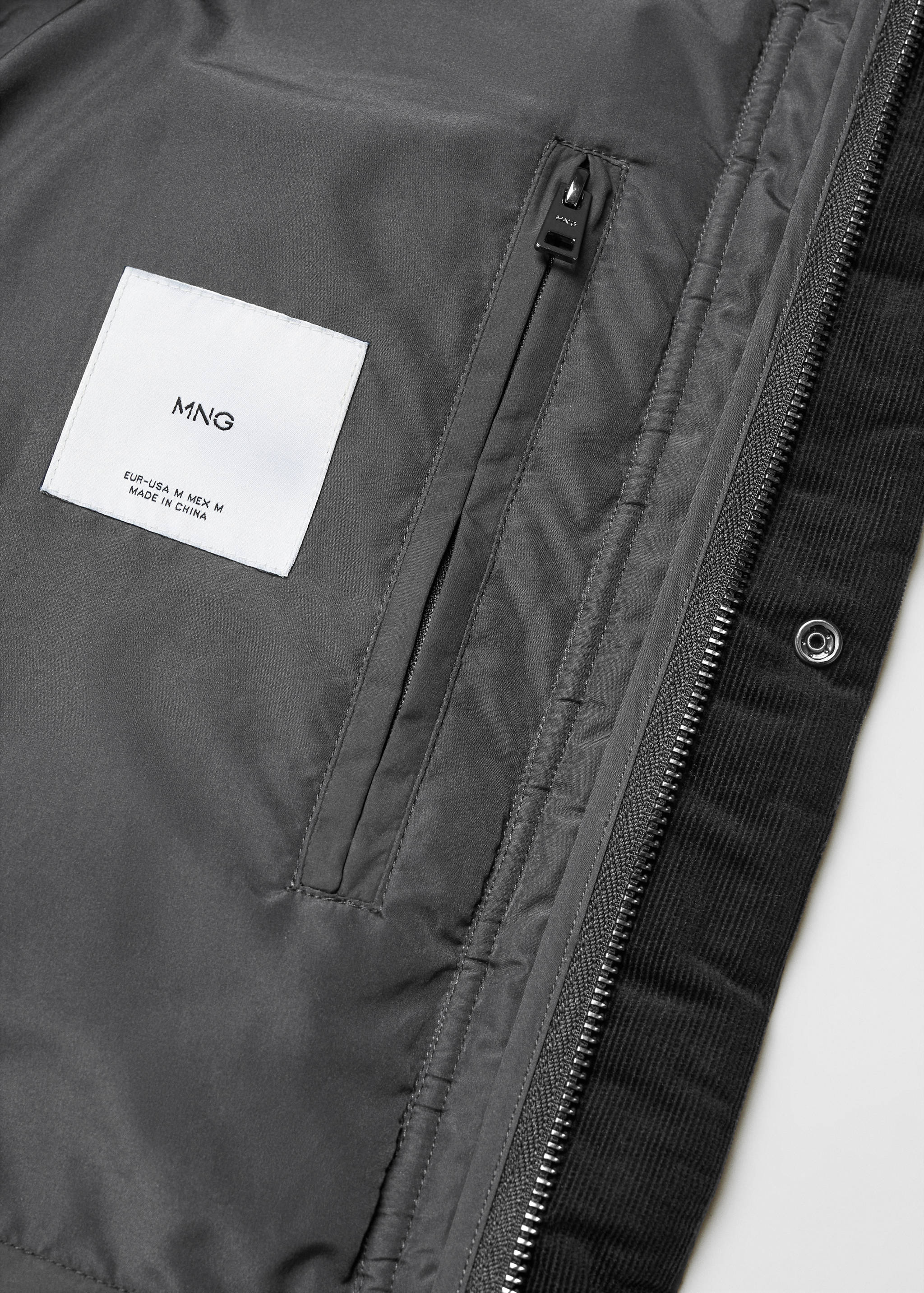 Water-repellent quilted parka - Details of the article 8