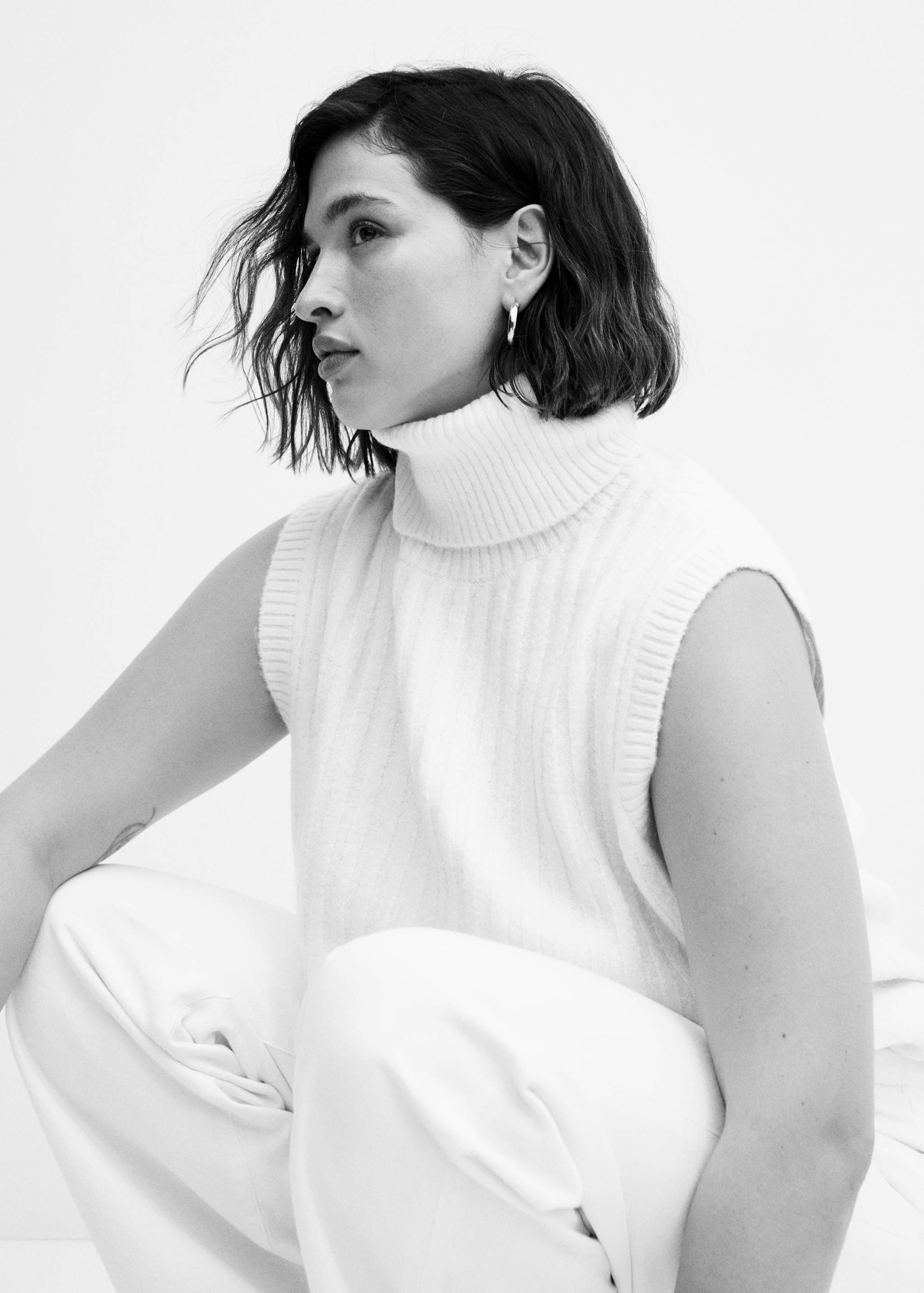 Gerippter Pullunder mit Rollkragen - Detail des Artikels 4