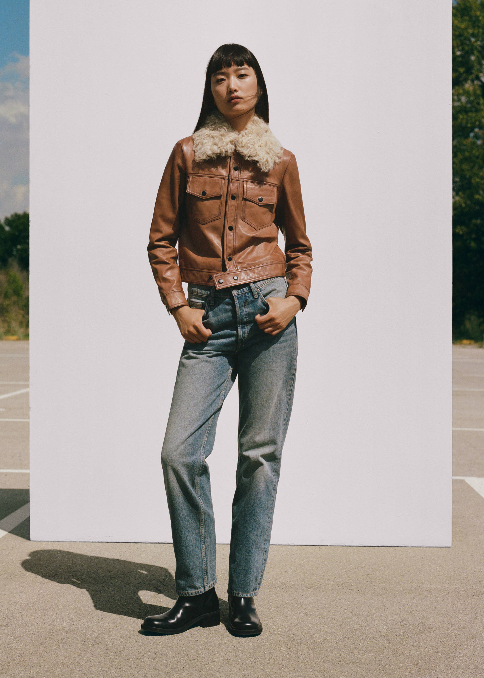 Mid-rise straight jeans - Details of the article 7, Medium Vintage Blue. Ref: 57067761-00.