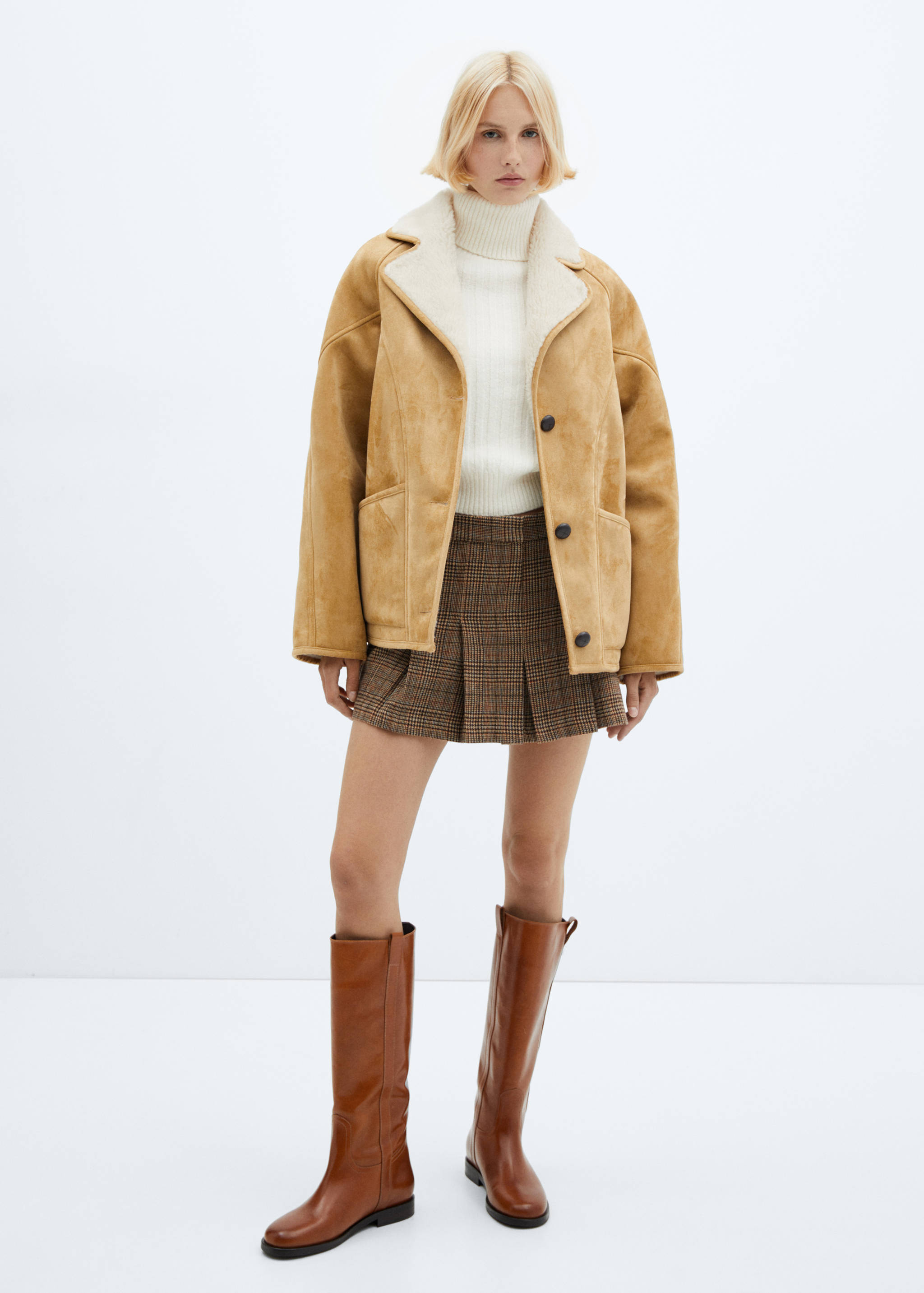 Saia de pregas de pied-de-poule - Plano geral