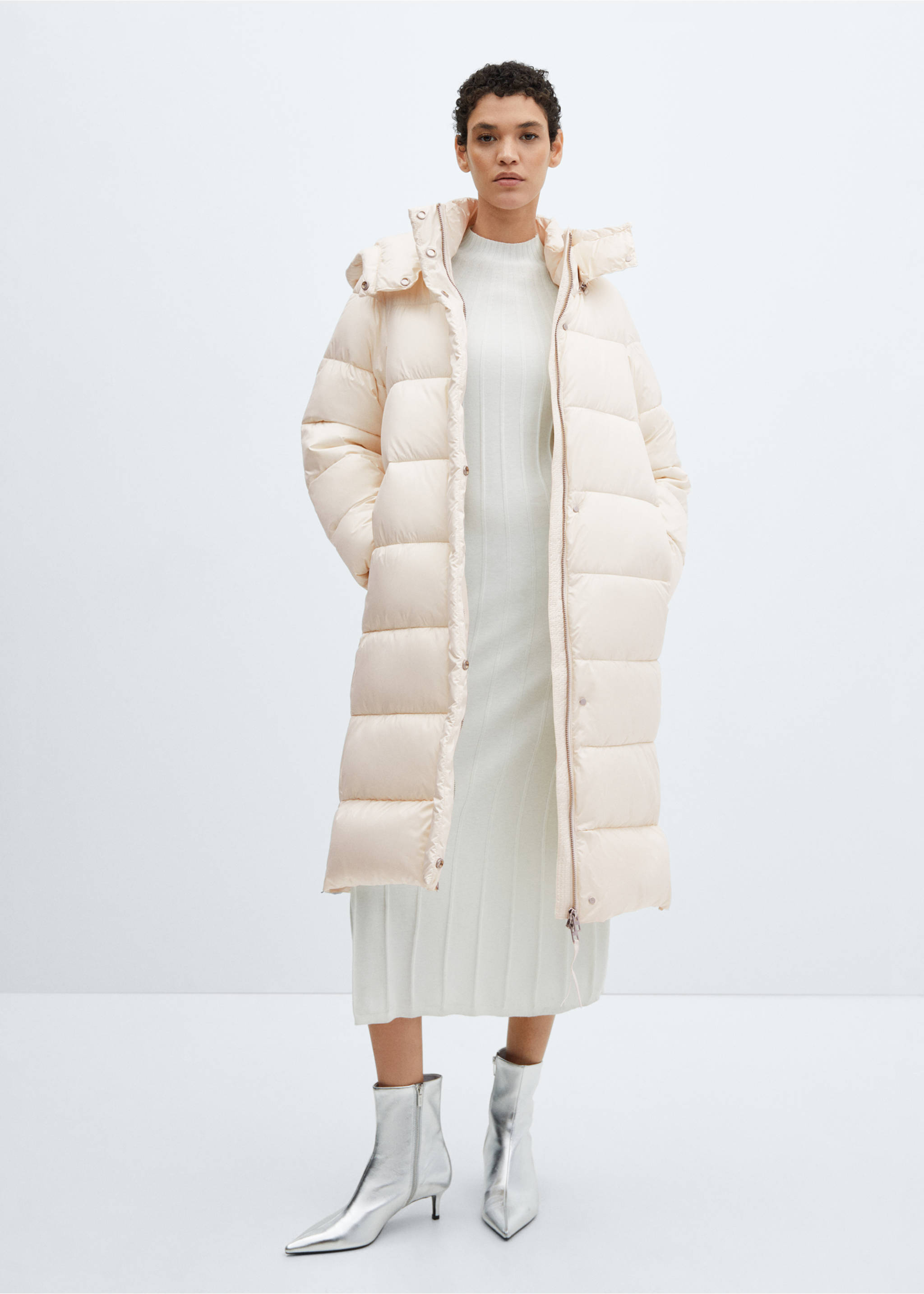 Anorak matelassé imperméable à capuche - Plan général, Blanc cassé. Ref: 57069079-00.