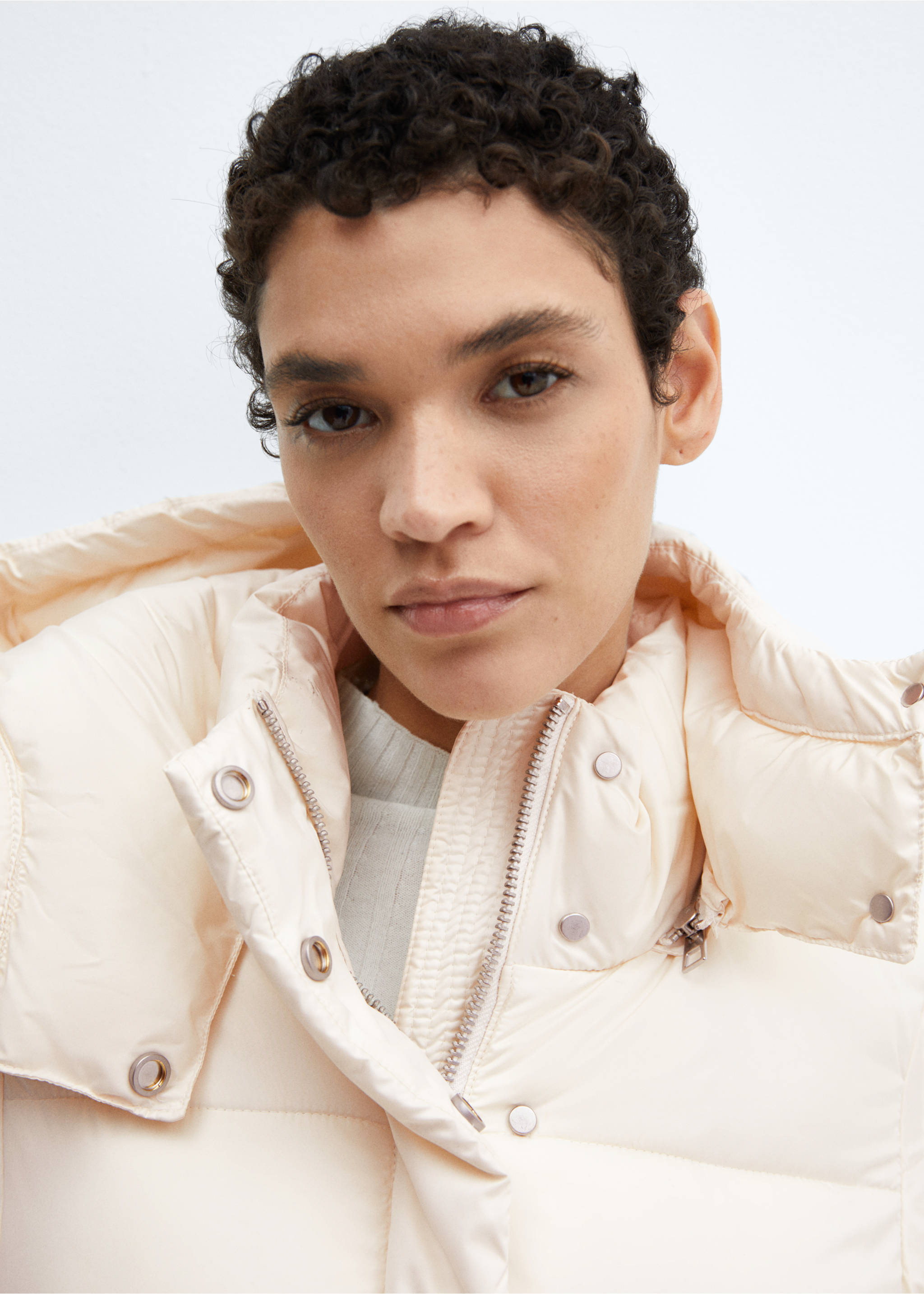 Anorak matelassé imperméable à capuche - Détail de l'article 1, Blanc cassé. Ref: 57069079-00.