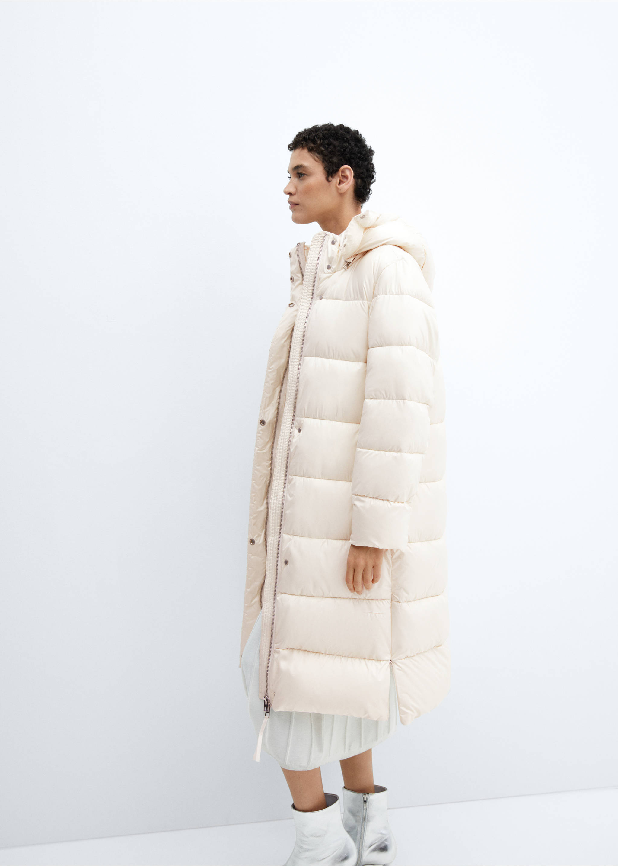 Anorak matelassé imperméable à capuche - Détail de l'article 4, Blanc cassé. Ref: 57069079-00.