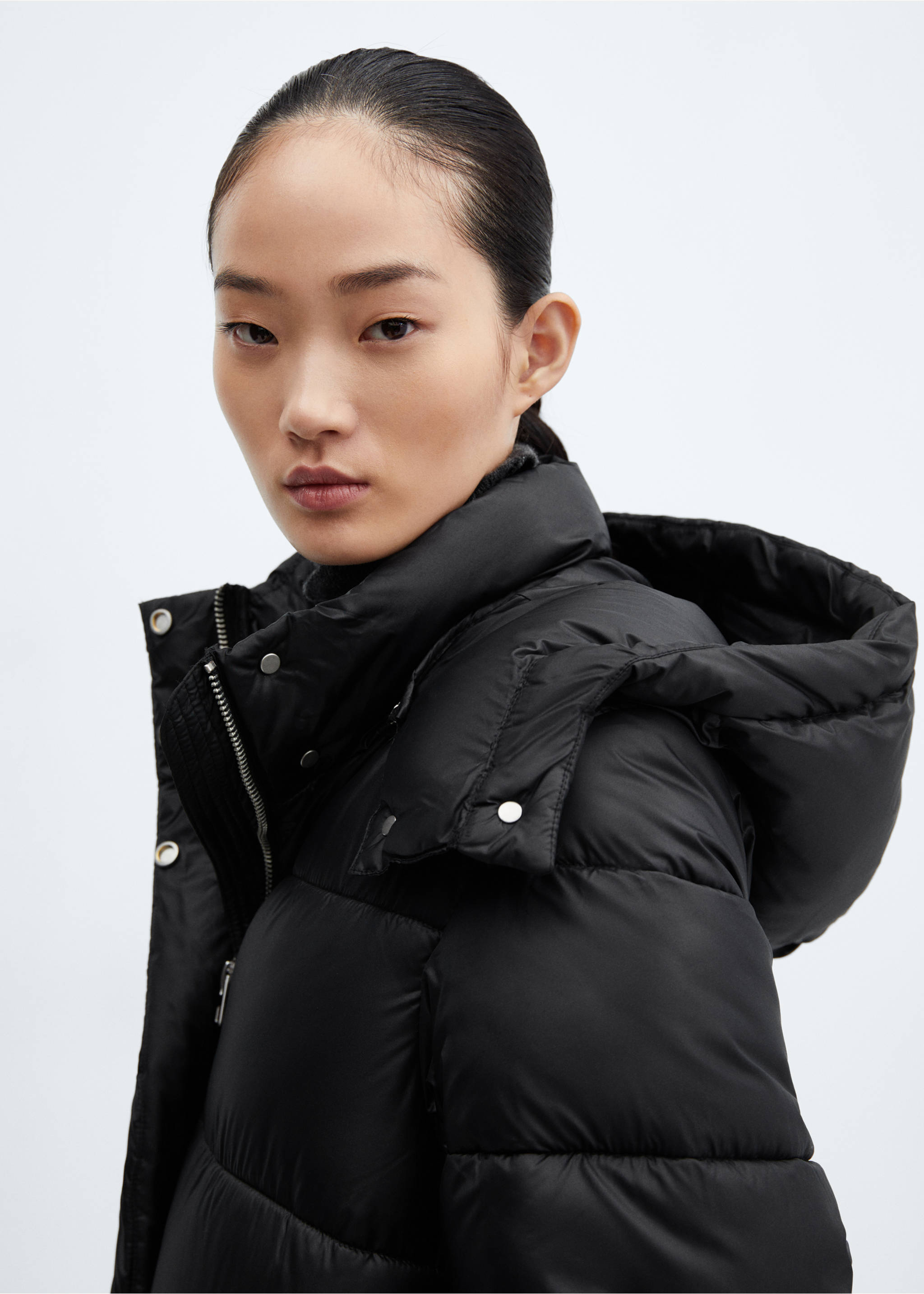Water-repellent hood puffer coat - Details of the article 1, Black. Ref: 57069079-00.