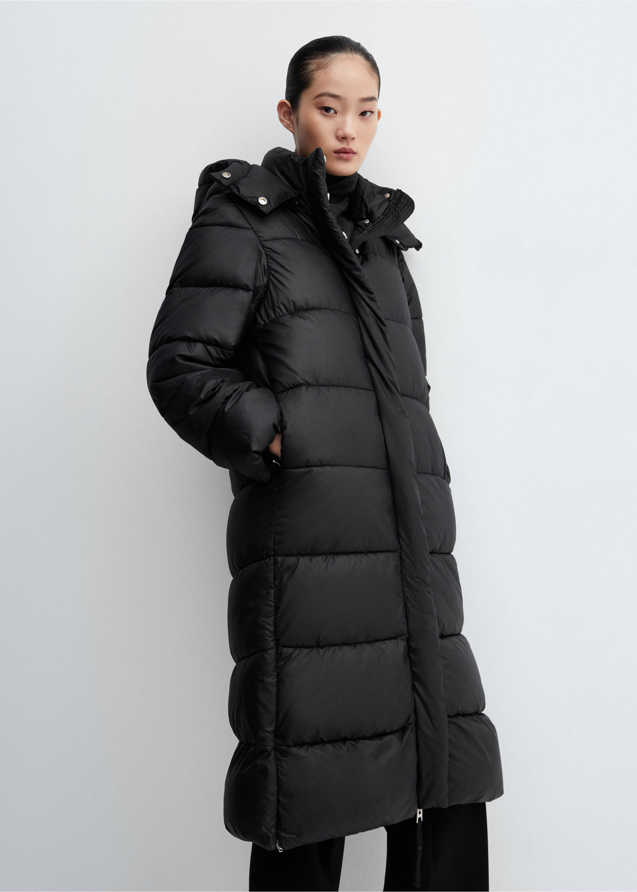 Water-repellent hood puffer coat - Details of the article 2, Black. Ref: 57069079-00.
