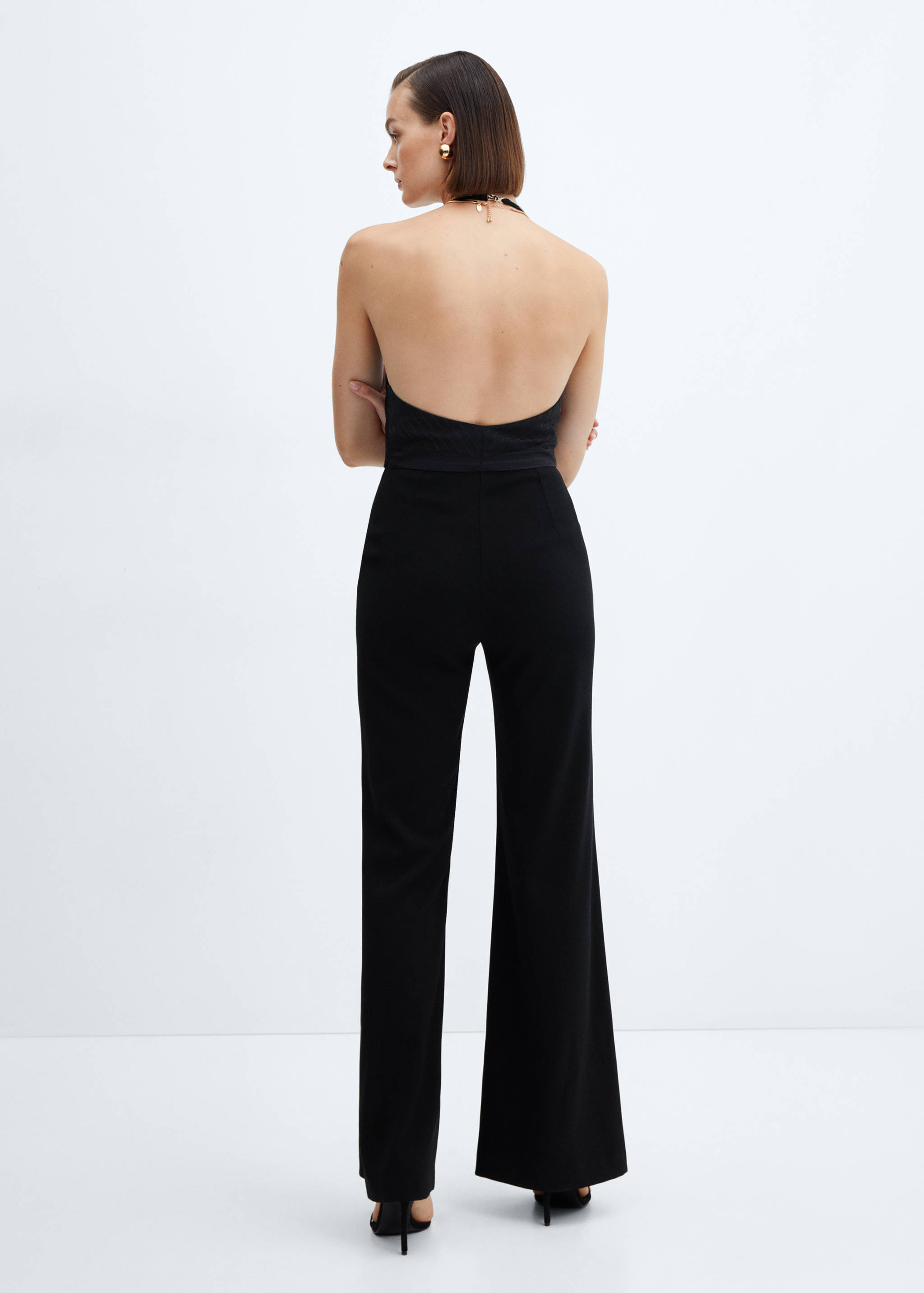 Diep uitgesneden jumpsuit met satijnen details - Achterkant van het artikel