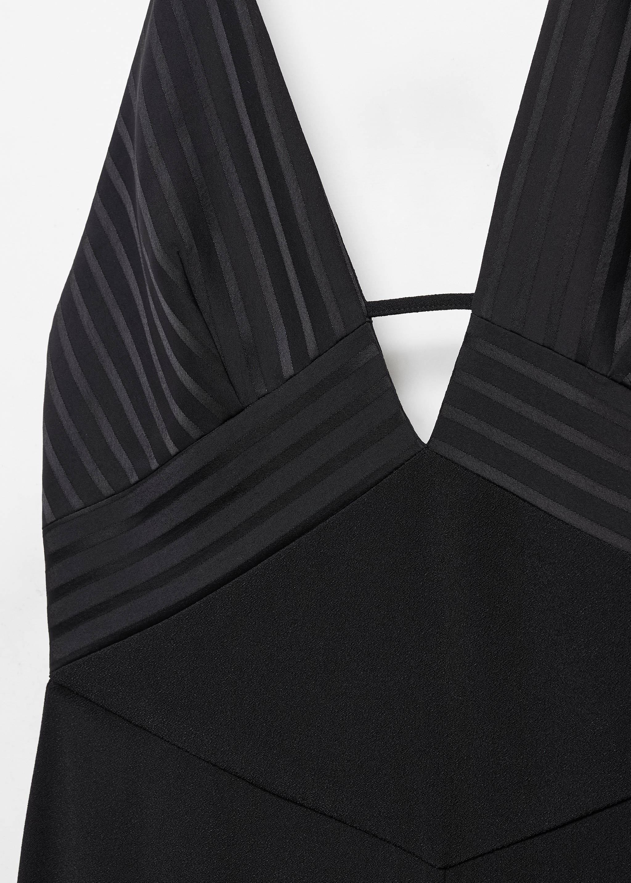 Diep uitgesneden jumpsuit met satijnen details - Detail van het artikel 8