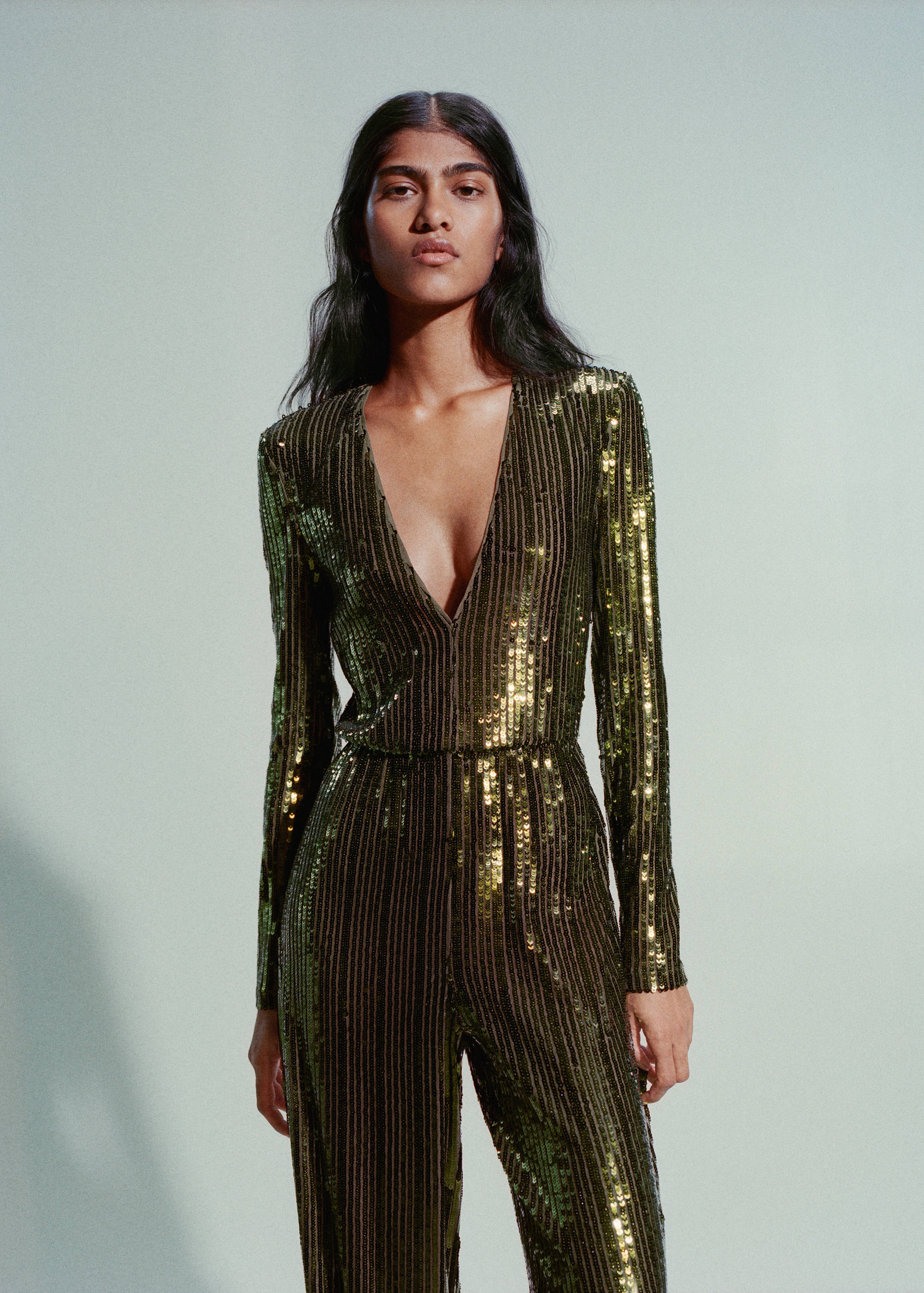 Sequins long jumpsuit - Details of the article 7, Green. Ref: 57069099-00.