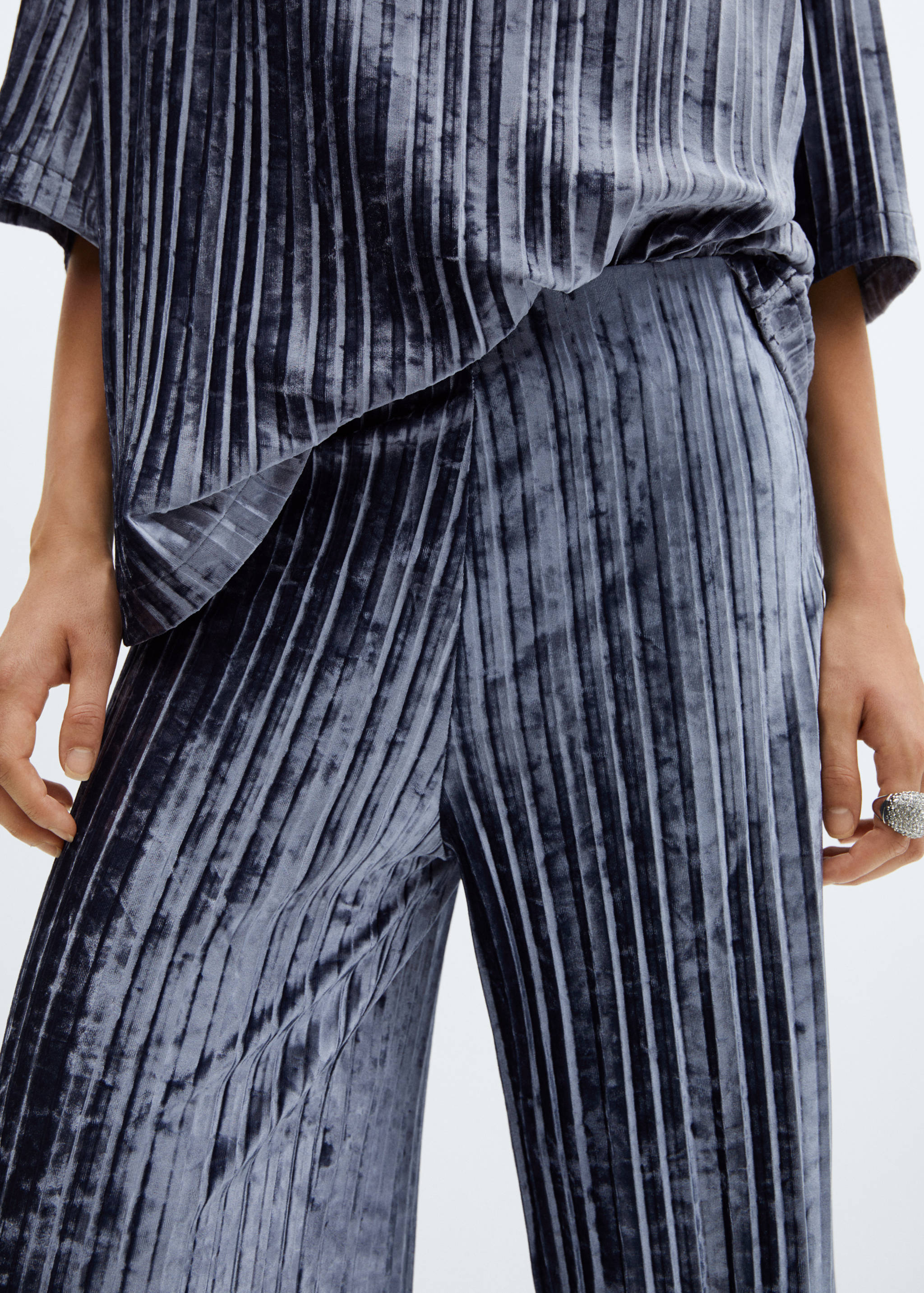 Pleated velvet pants - Details of the article 6