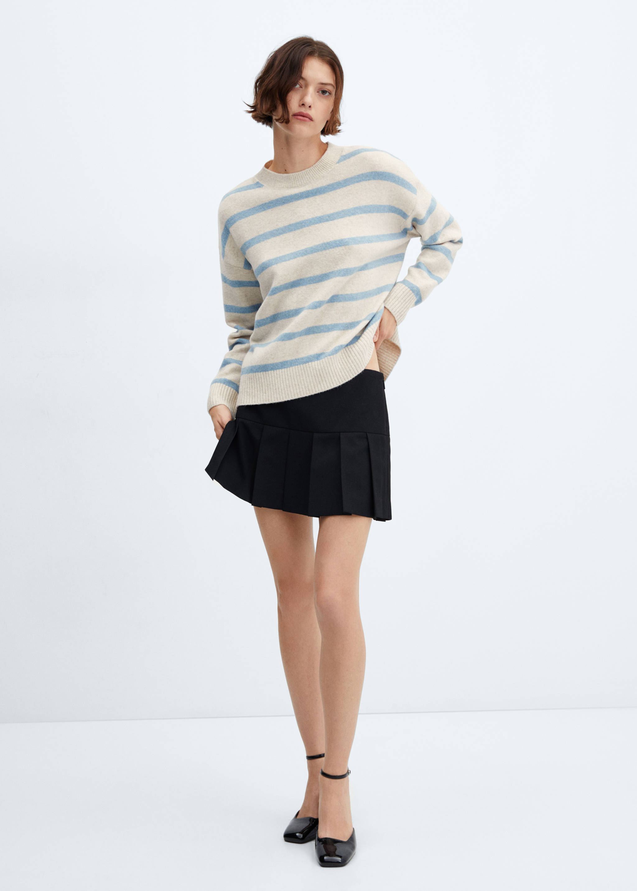 Round-neck striped sweater - General plane