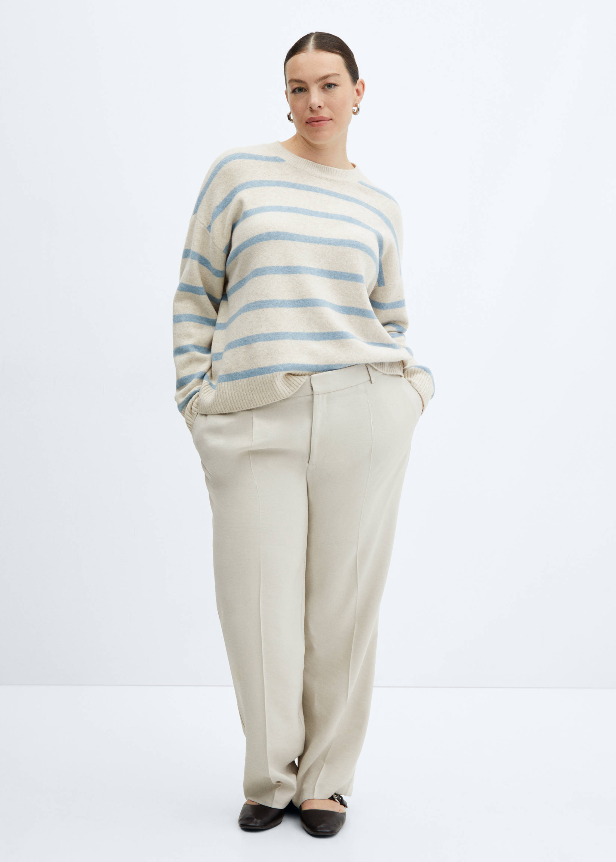 Round-neck striped sweater - Details of the article 3