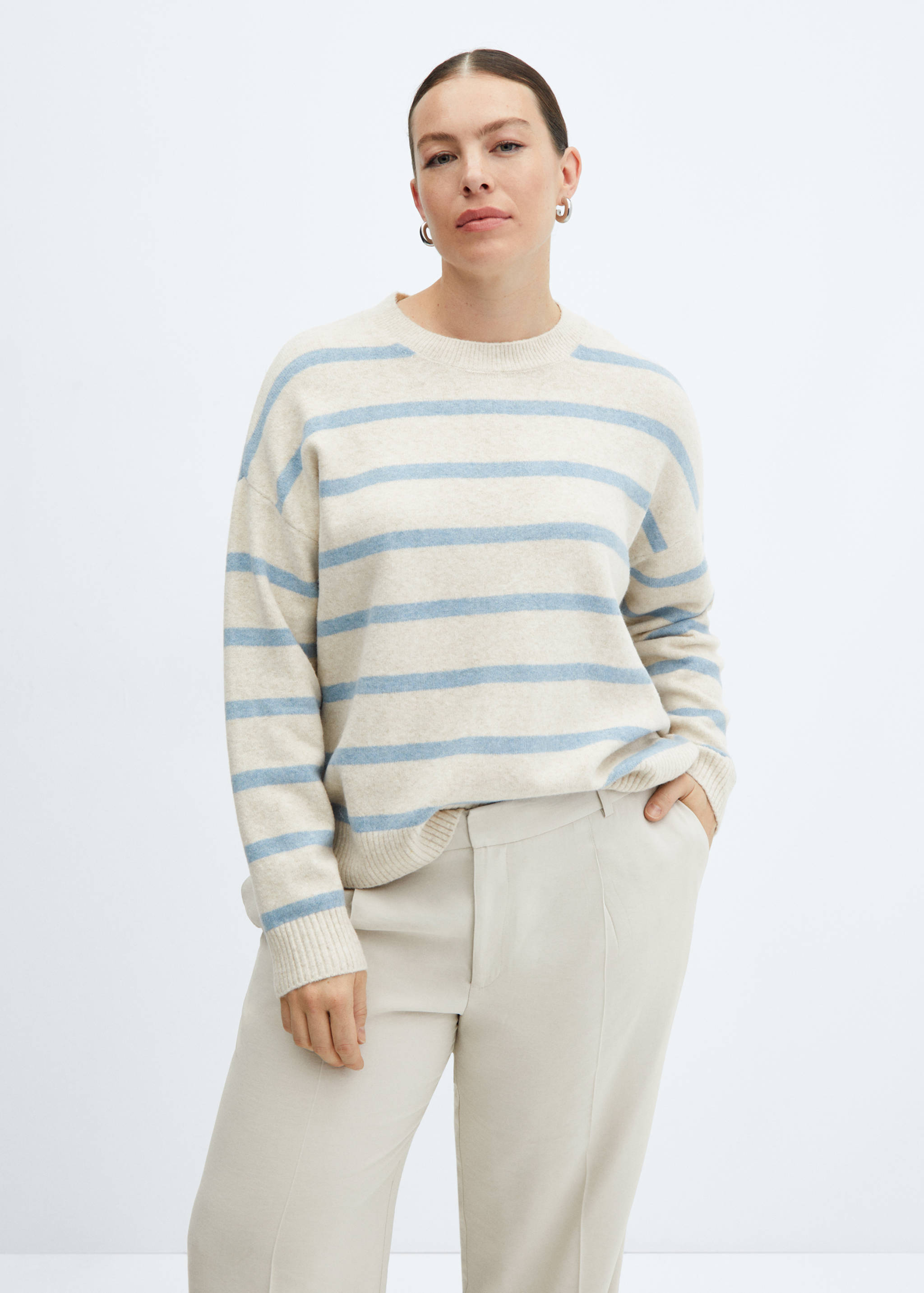 Round-neck striped sweater - Details of the article 5