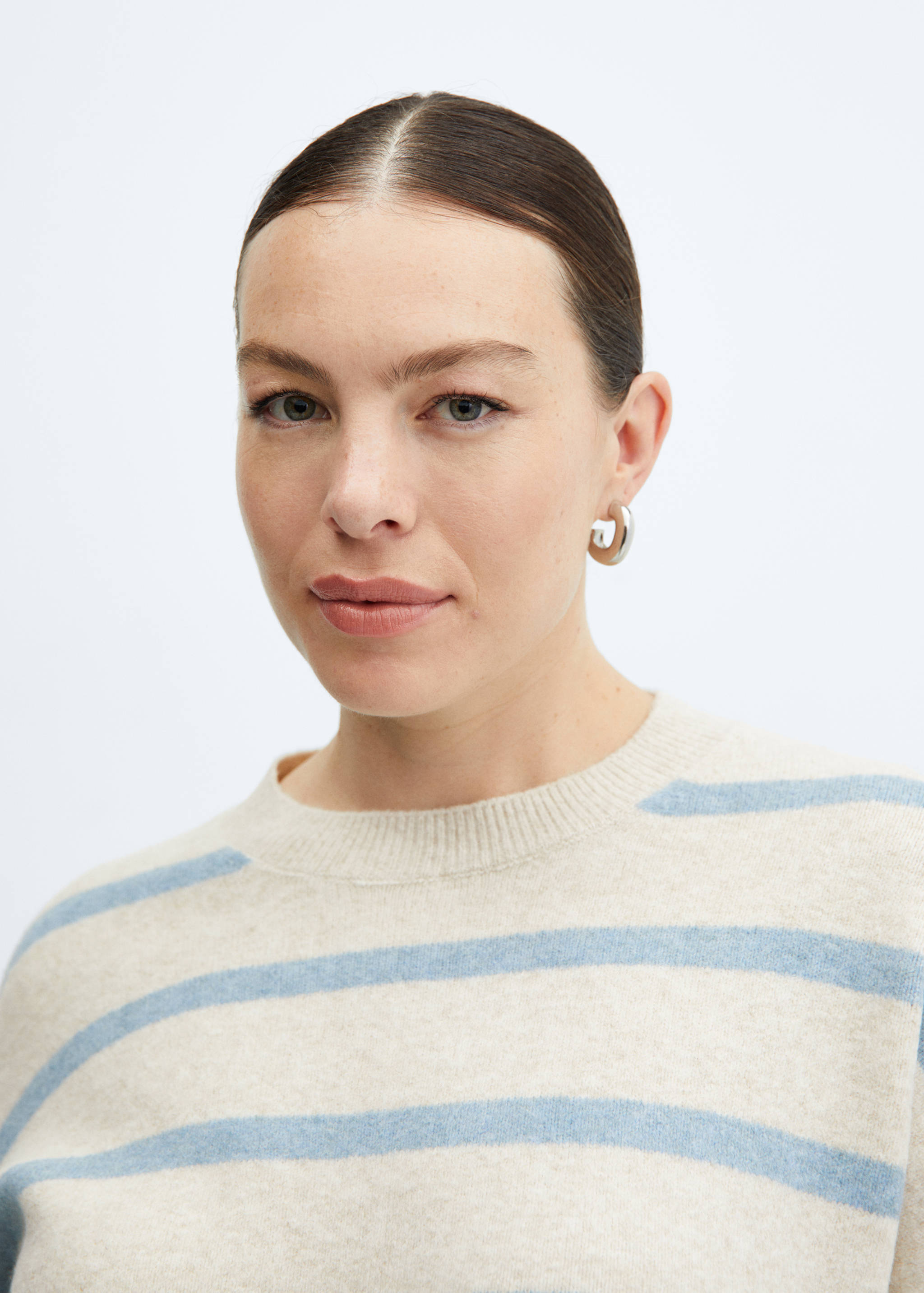 Round-neck striped sweater - Details of the article 4