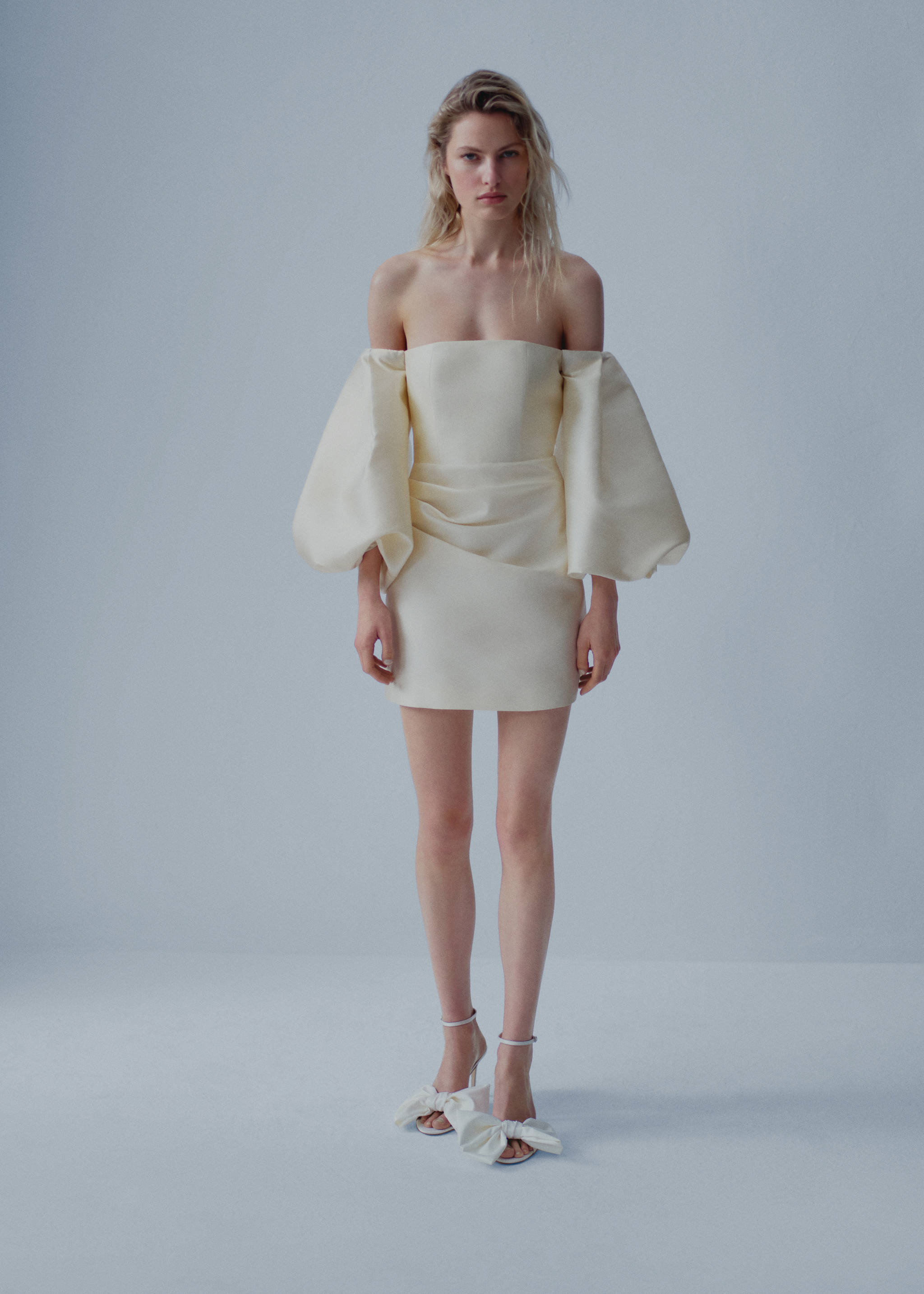 Πέδιλα με σατέν φιόγκο - Γενικό πλάνο