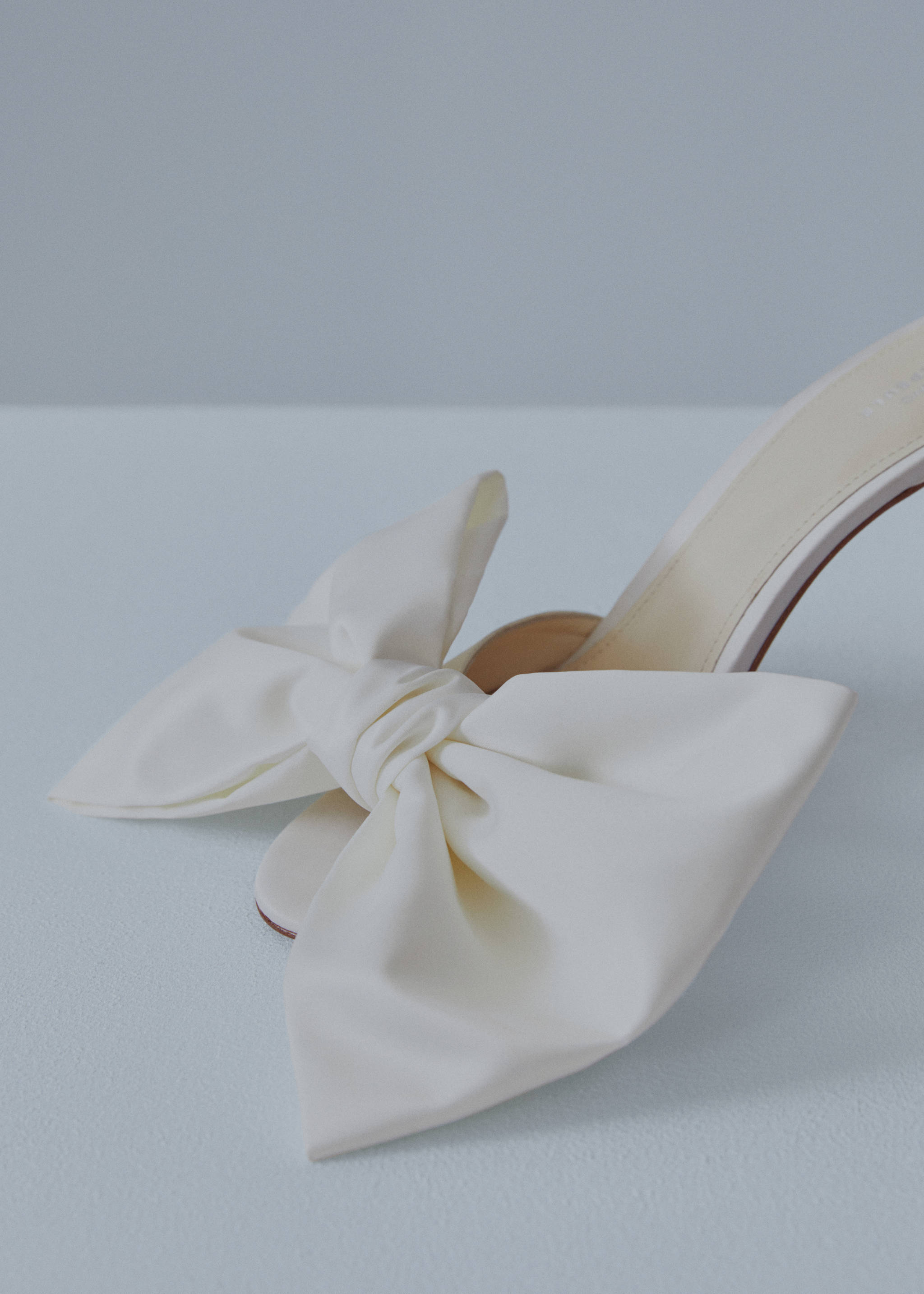 Πέδιλα με σατέν φιόγκο - Λεπτομέρεια του προϊόντος 1