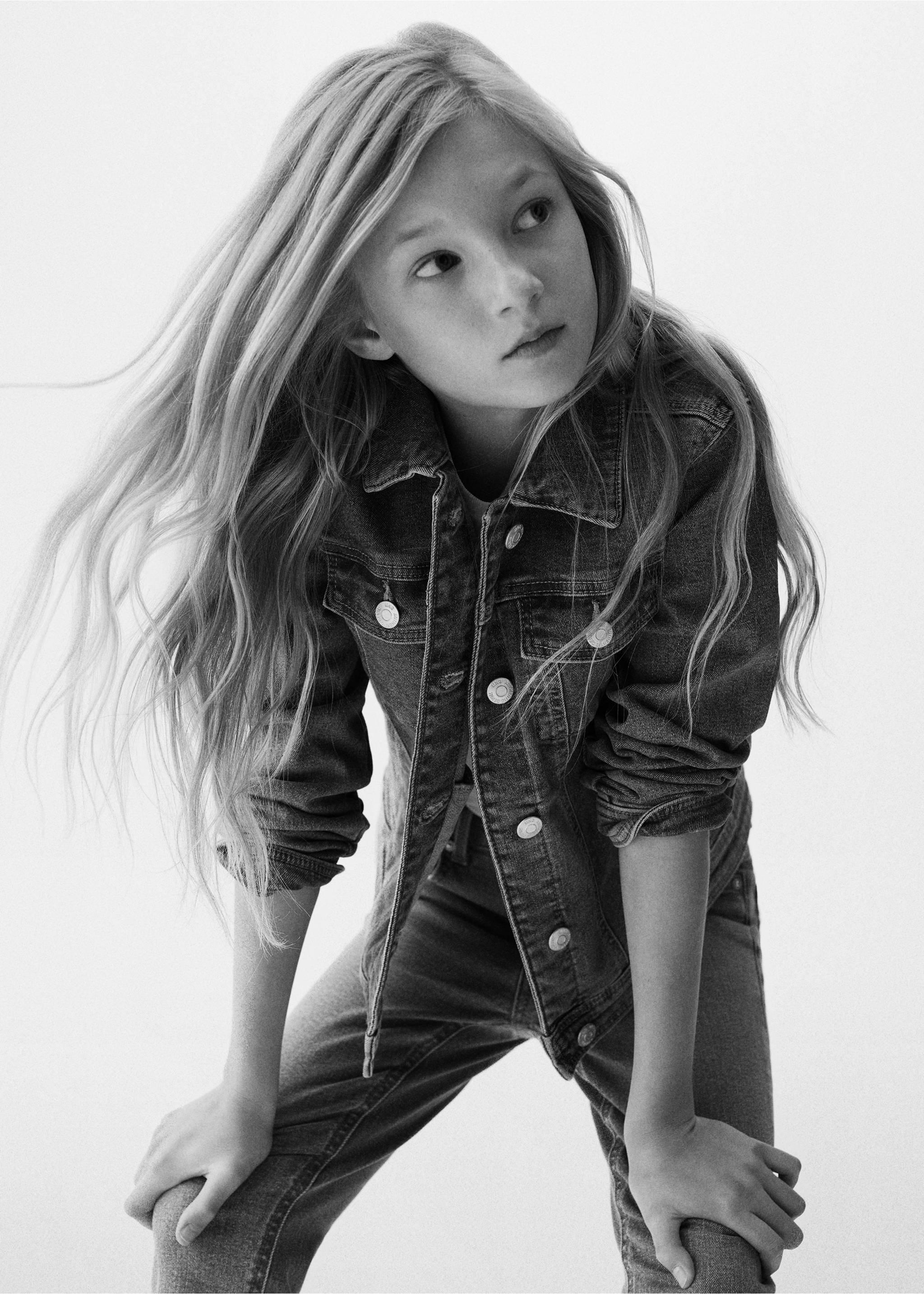 Pockets denim jacket - Details of the article 2, Medium Blue. Ref: 57071170-00.