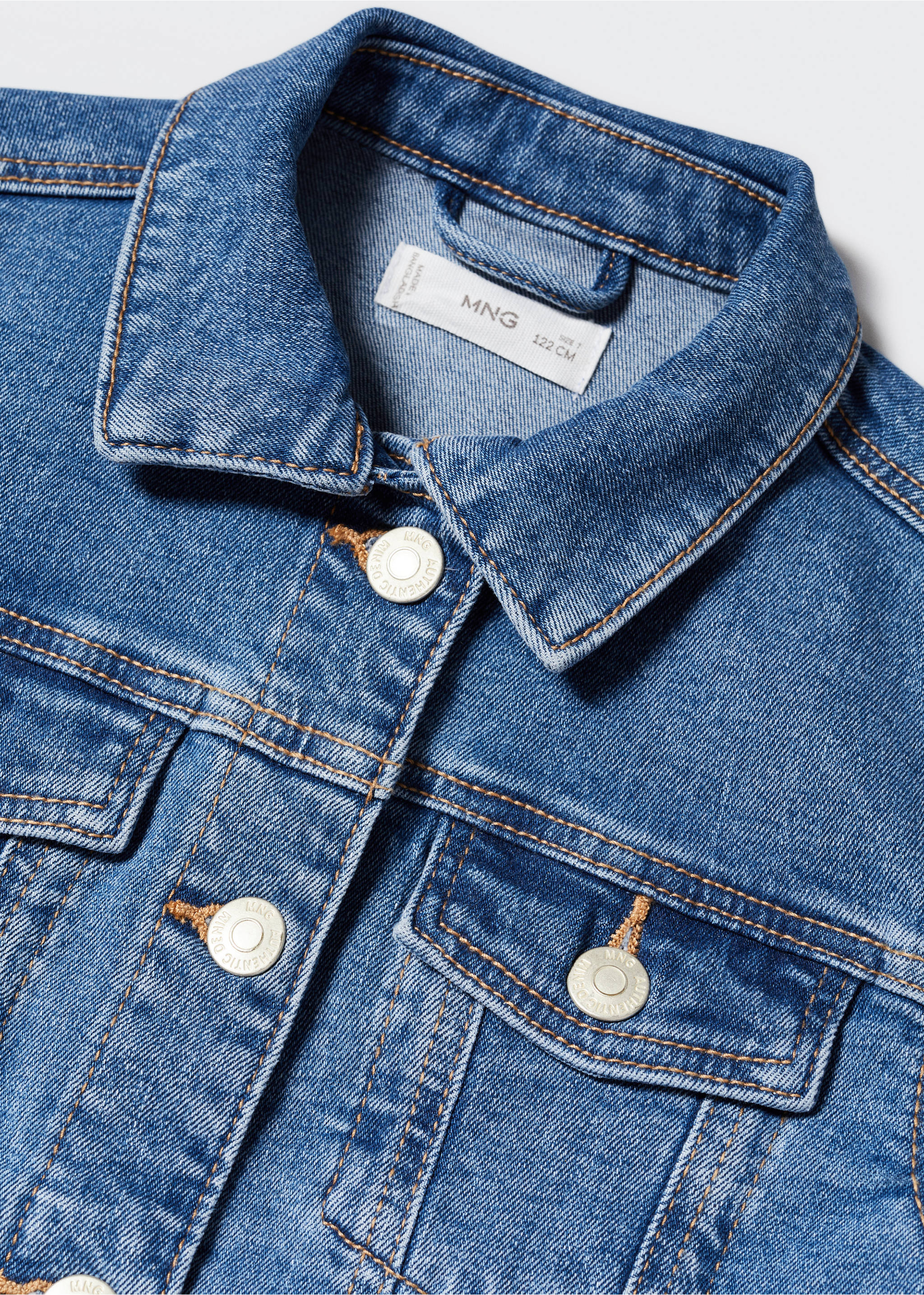 Pockets denim jacket - Details of the article 8, Medium Blue. Ref: 57071170-00.