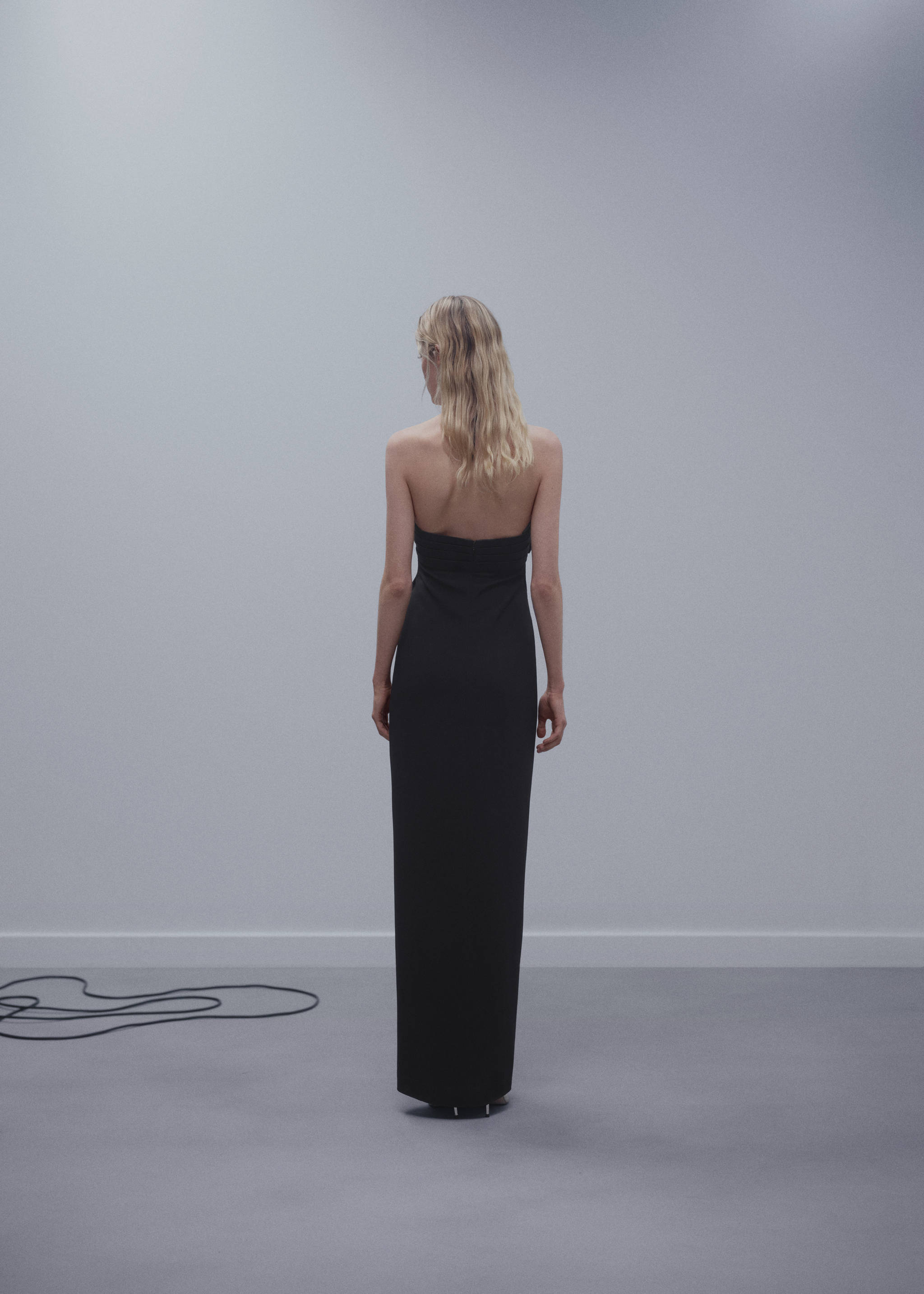 Crossed dress with bow neckline - Reverse of the article